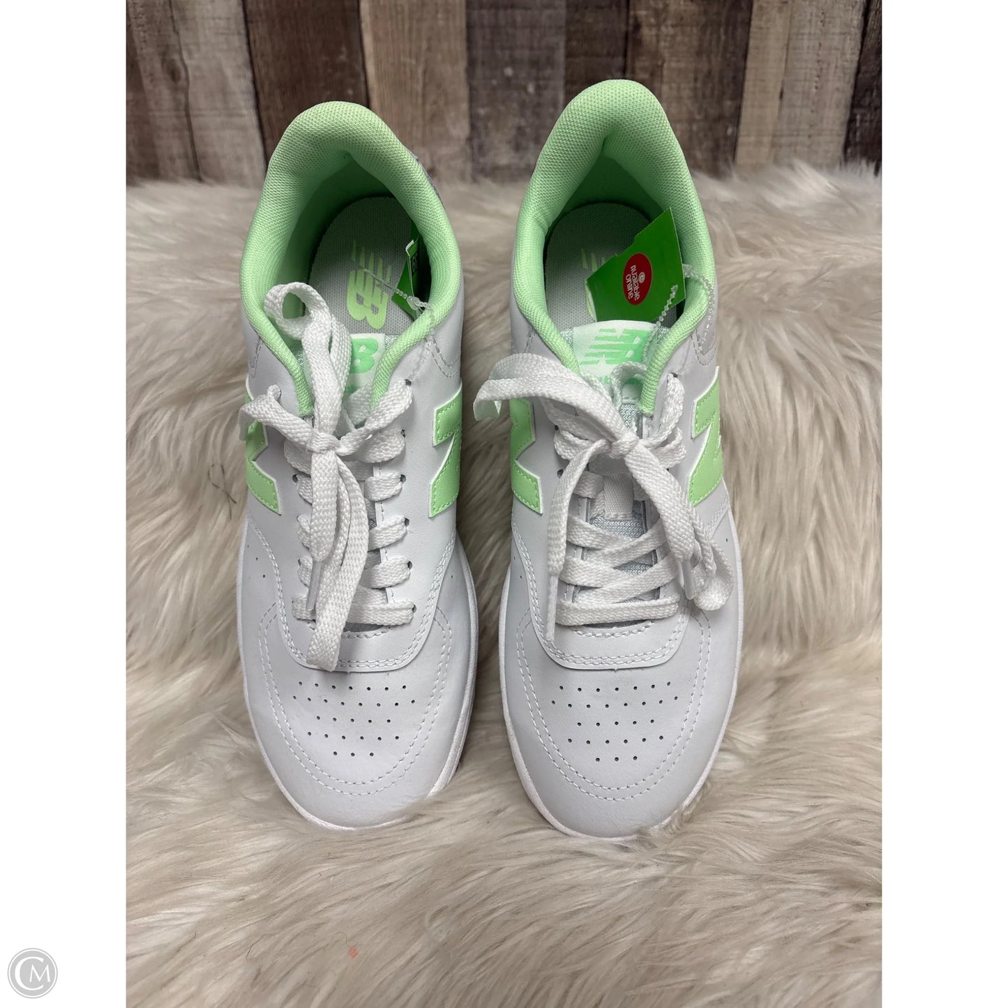 Shoes Athletic By New Balance In Green & White, Size: 8.5