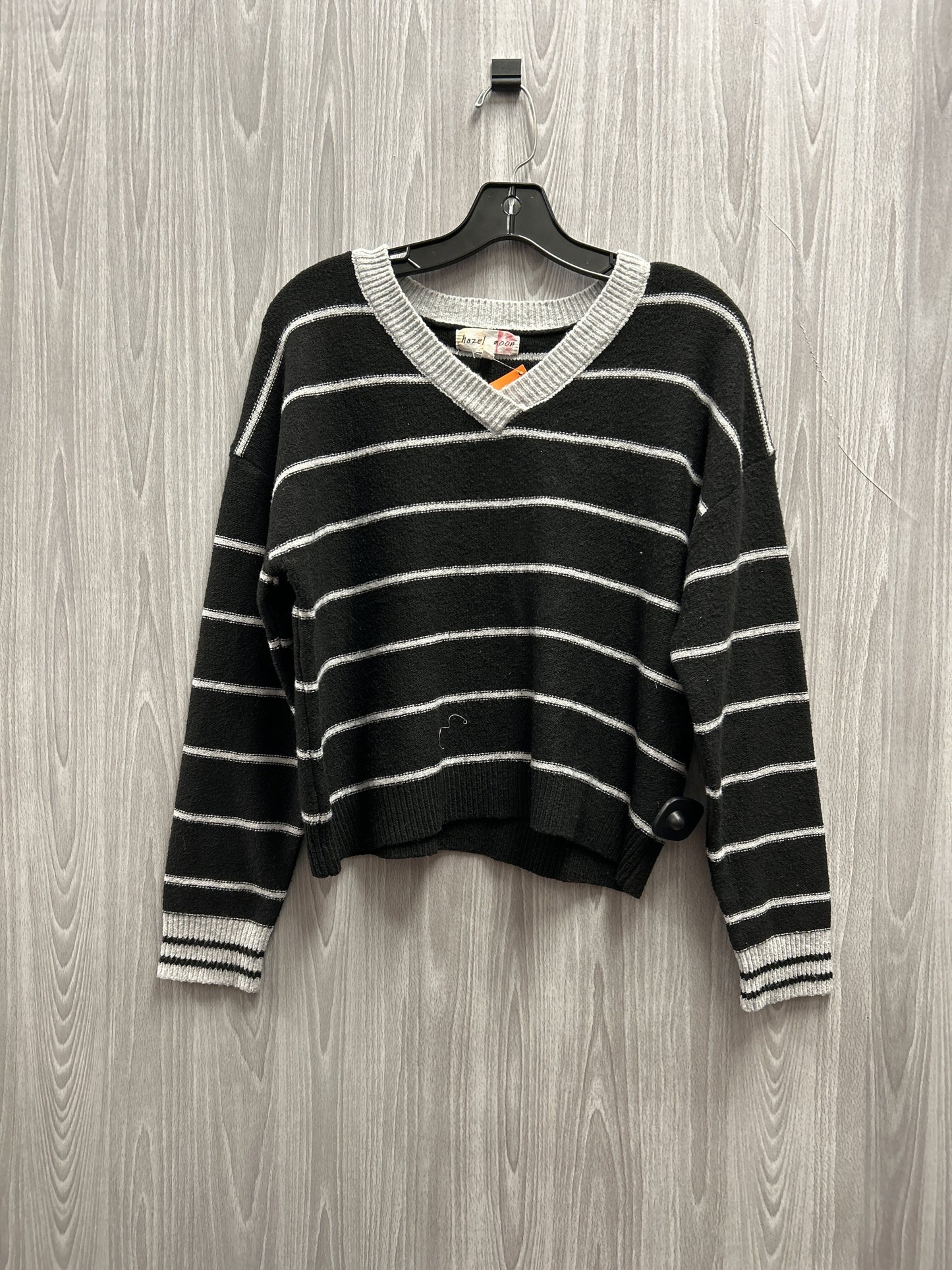 Sweater By Clothes Mentor Size: M
