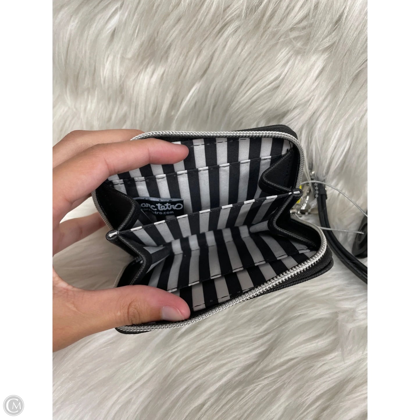 Wallet By Cmf, Size: Small