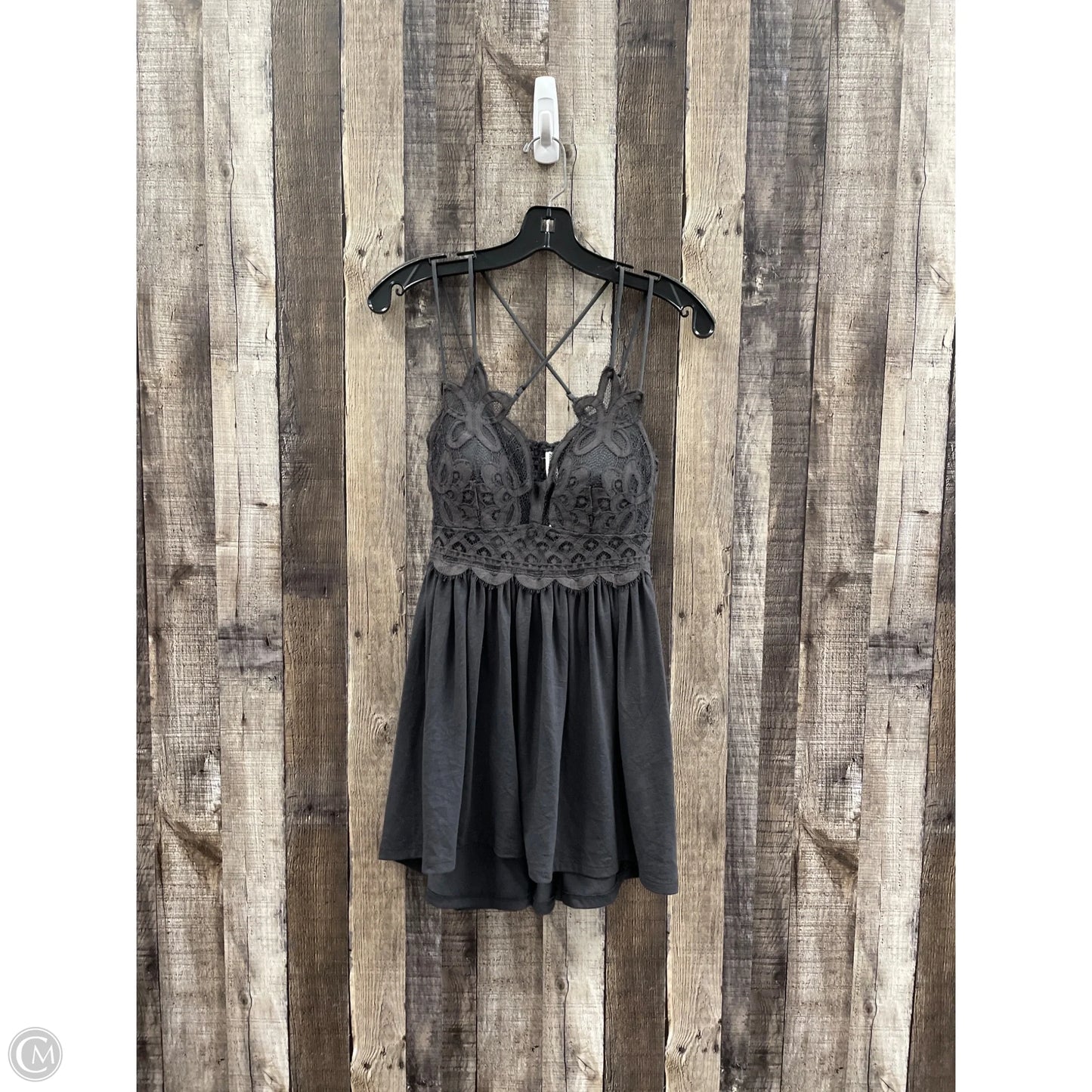 Top Sleeveless By Zenana Outfitters In Grey, Size: L