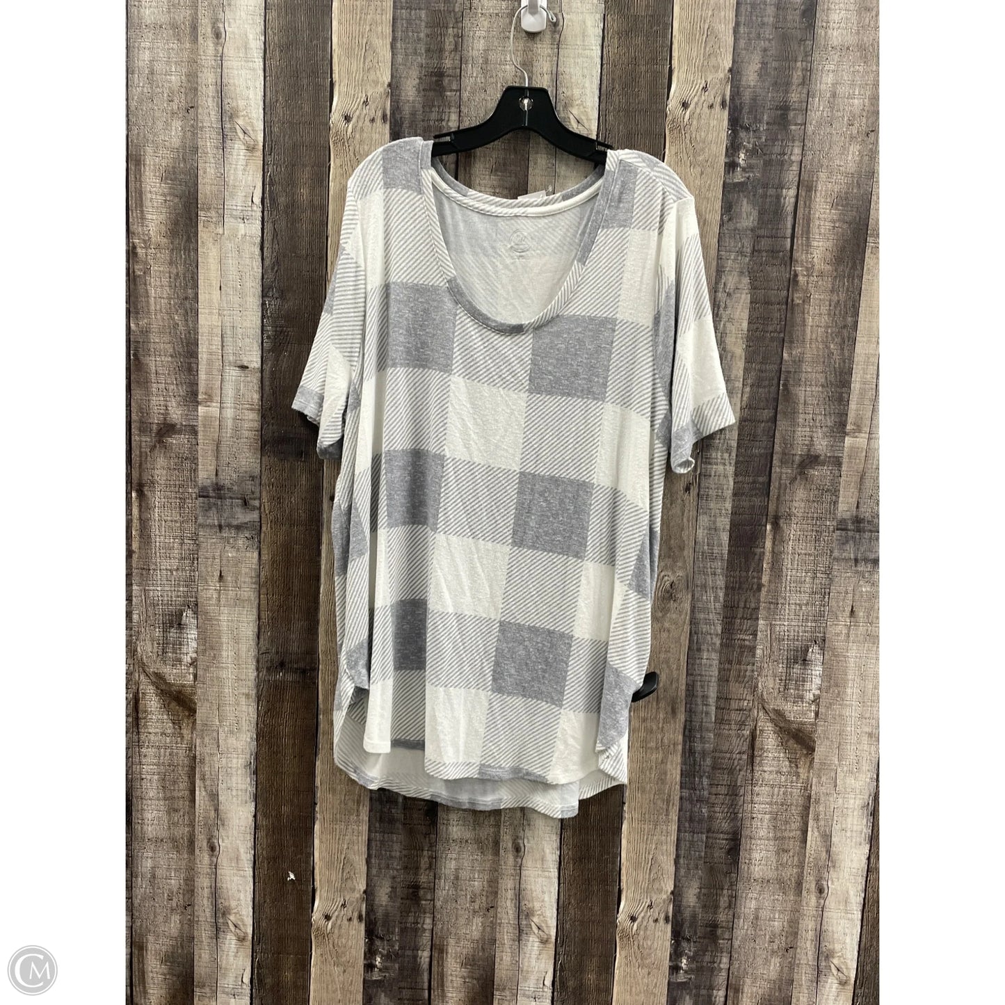 Top Short Sleeve By Maurices In Grey, Size: 2x