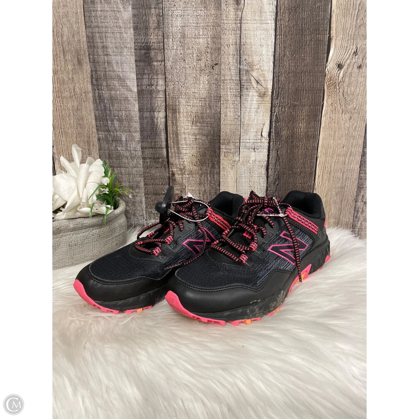 Shoes Athletic By New Balance In Multi-colored, Size: 8.5