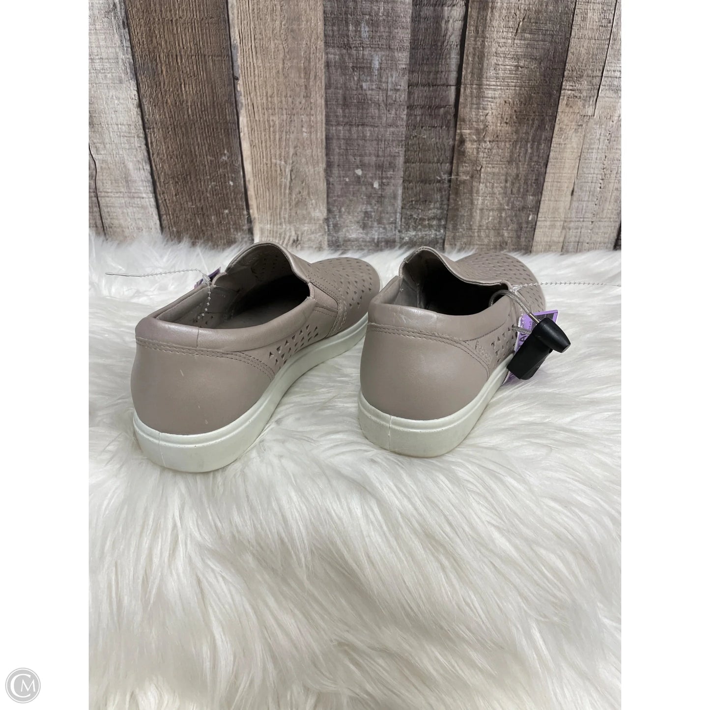 Shoes Flats By Ecco In Beige, Size: 6