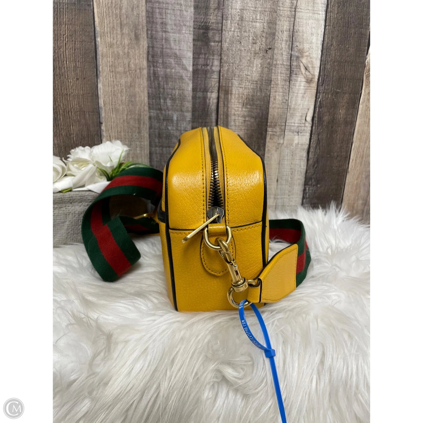 Handbag Luxury Designer By Gucci, Size: Medium