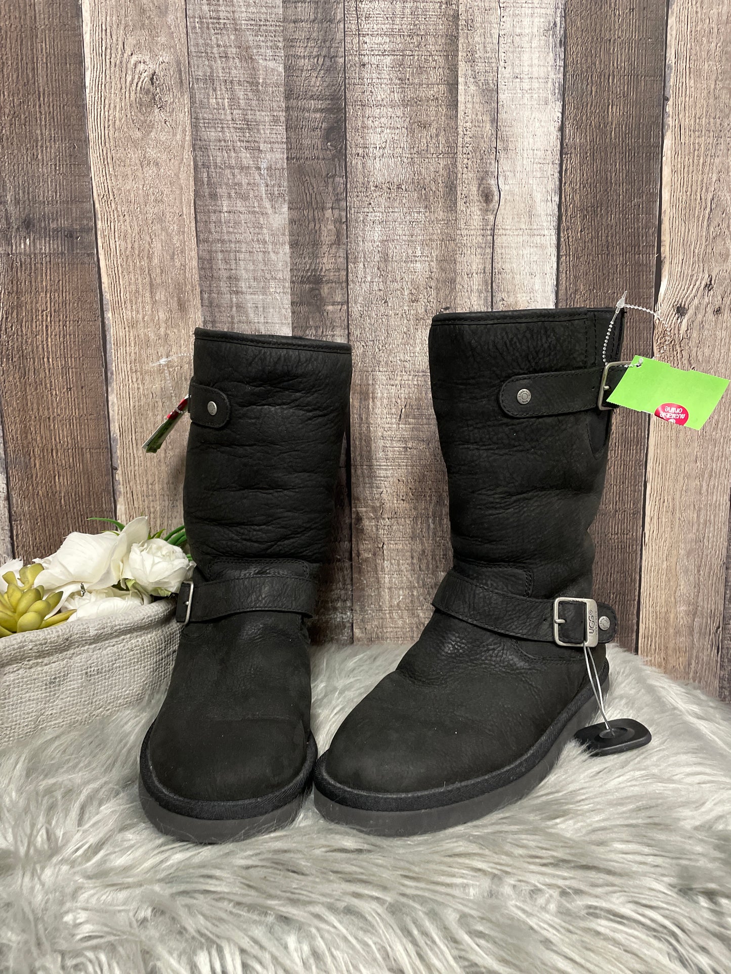 Boots Knee Flats By Ugg Size: 6