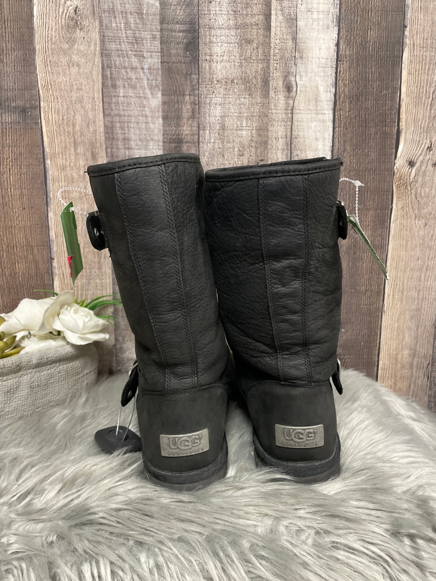 Boots Knee Flats By Ugg Size: 6