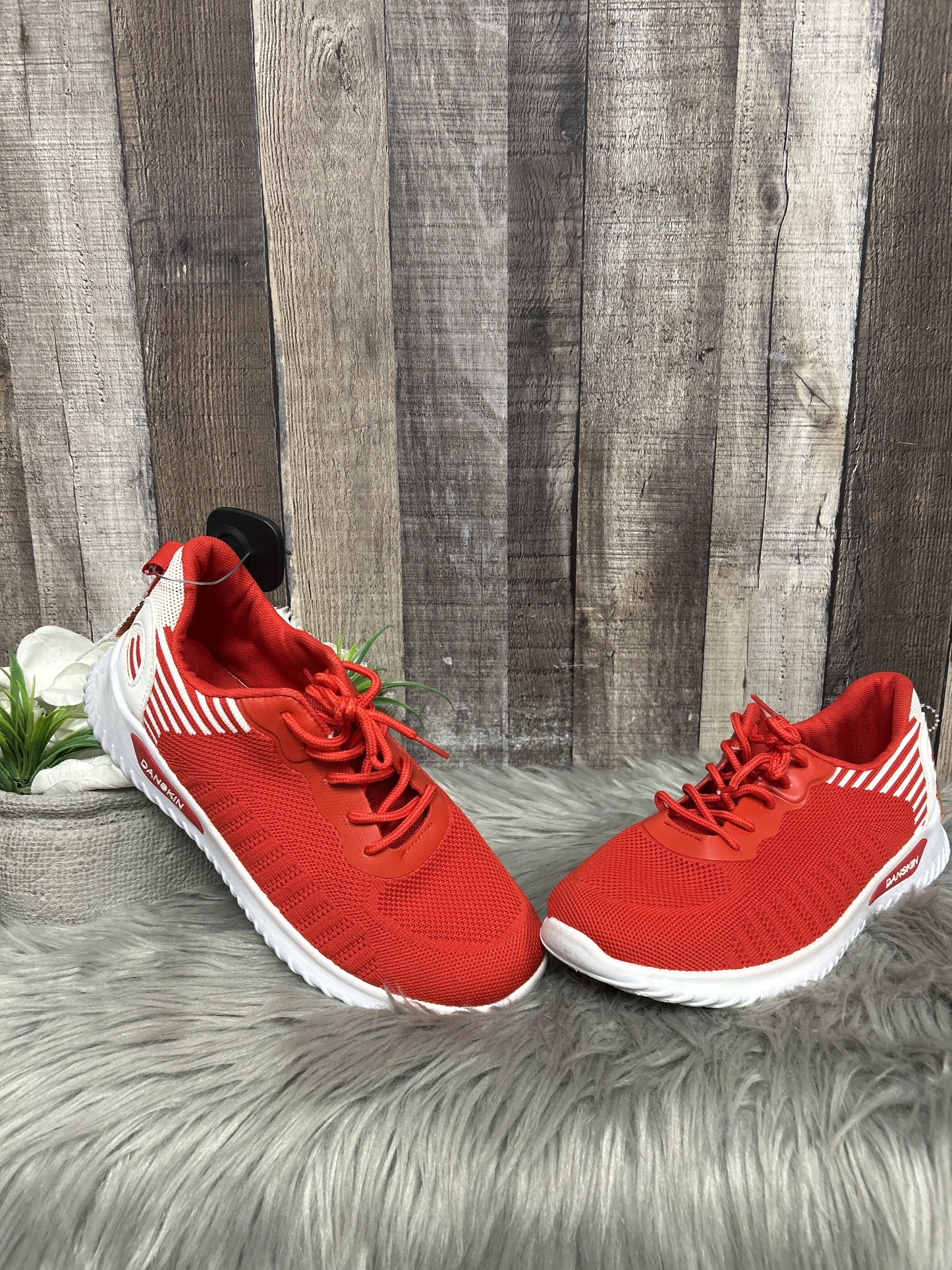 Shoes Athletic By Danskin Size: 10