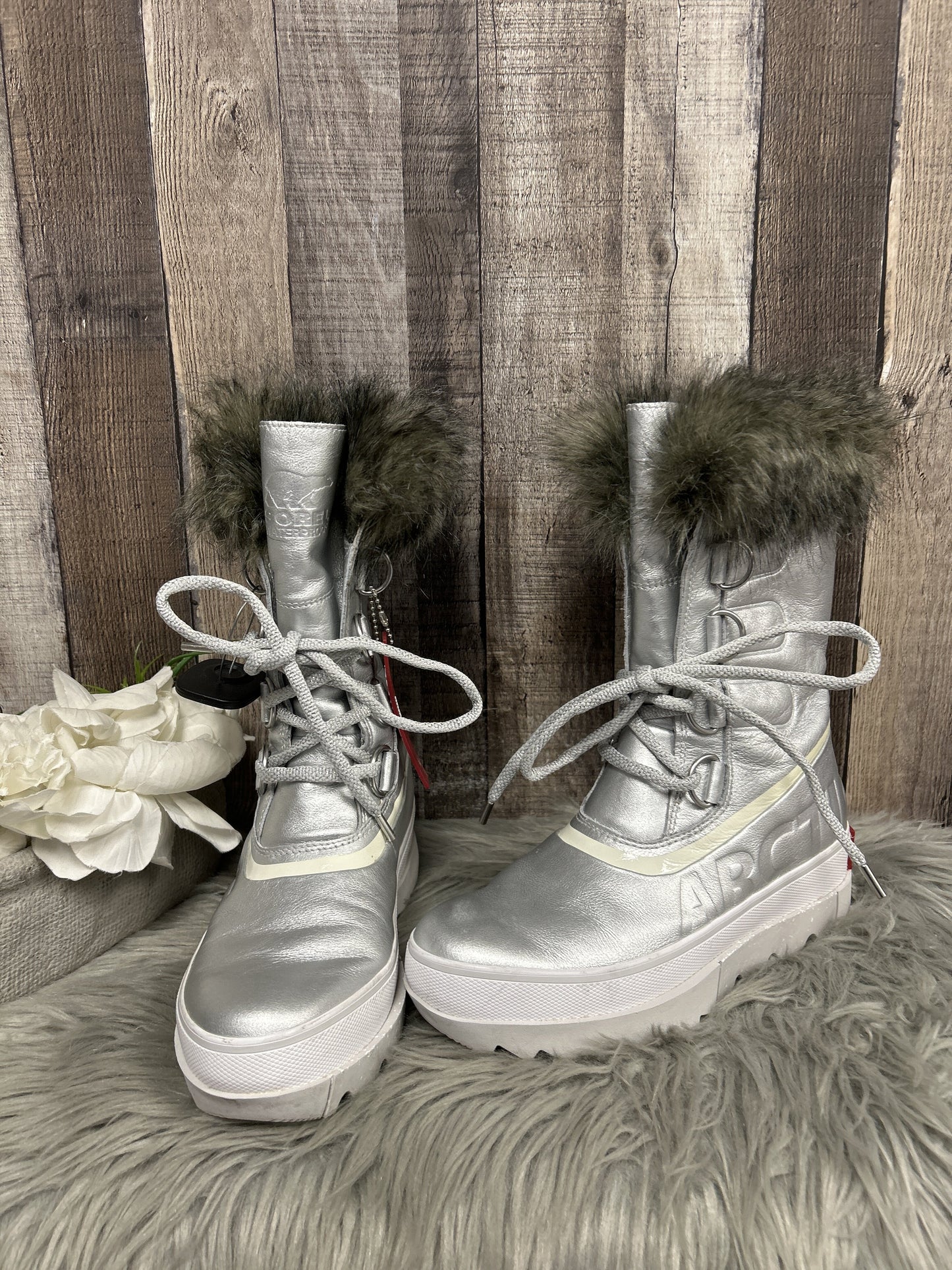 Boots Snow By Sorel Size: 8.5