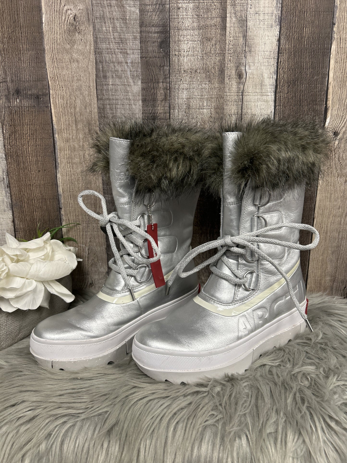 Boots Snow By Sorel Size: 8.5