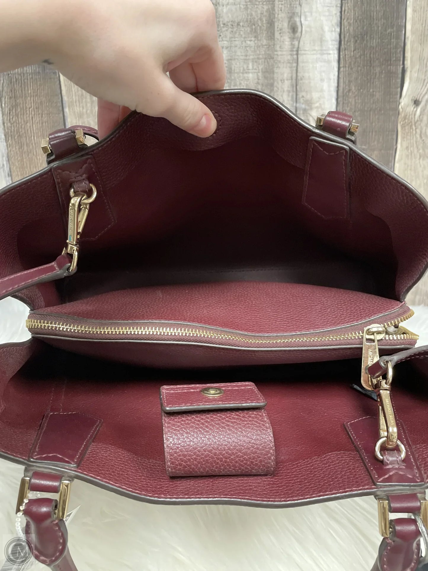 Handbag Designer By Michael Kors Size: Large