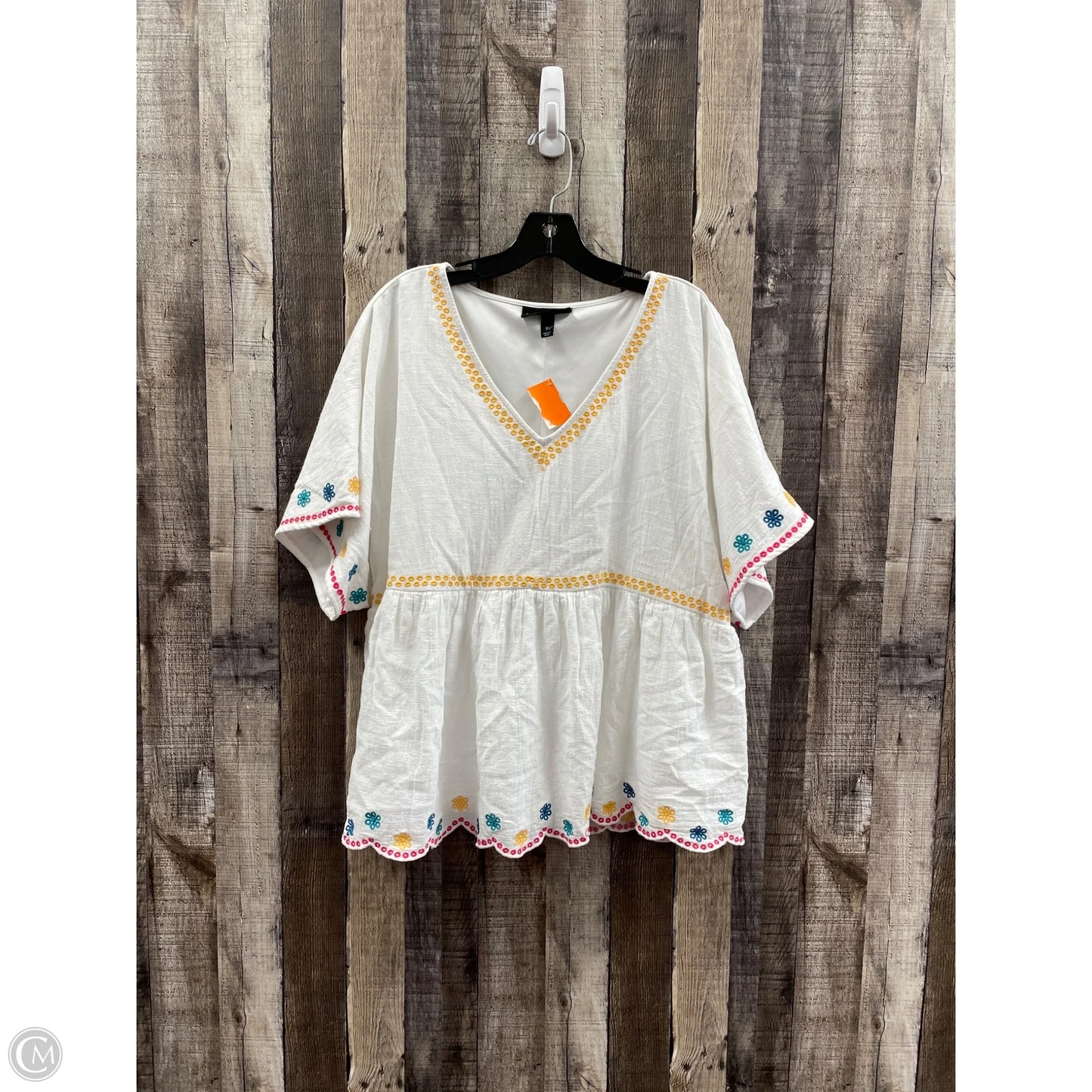 Top Short Sleeve By Lane Bryant In White, Size: Xl