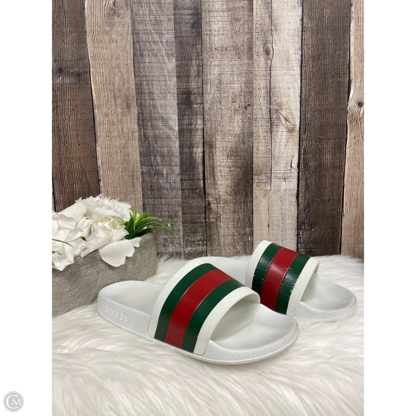 Sandals Luxury Designer By Gucci In White, Size: 7
