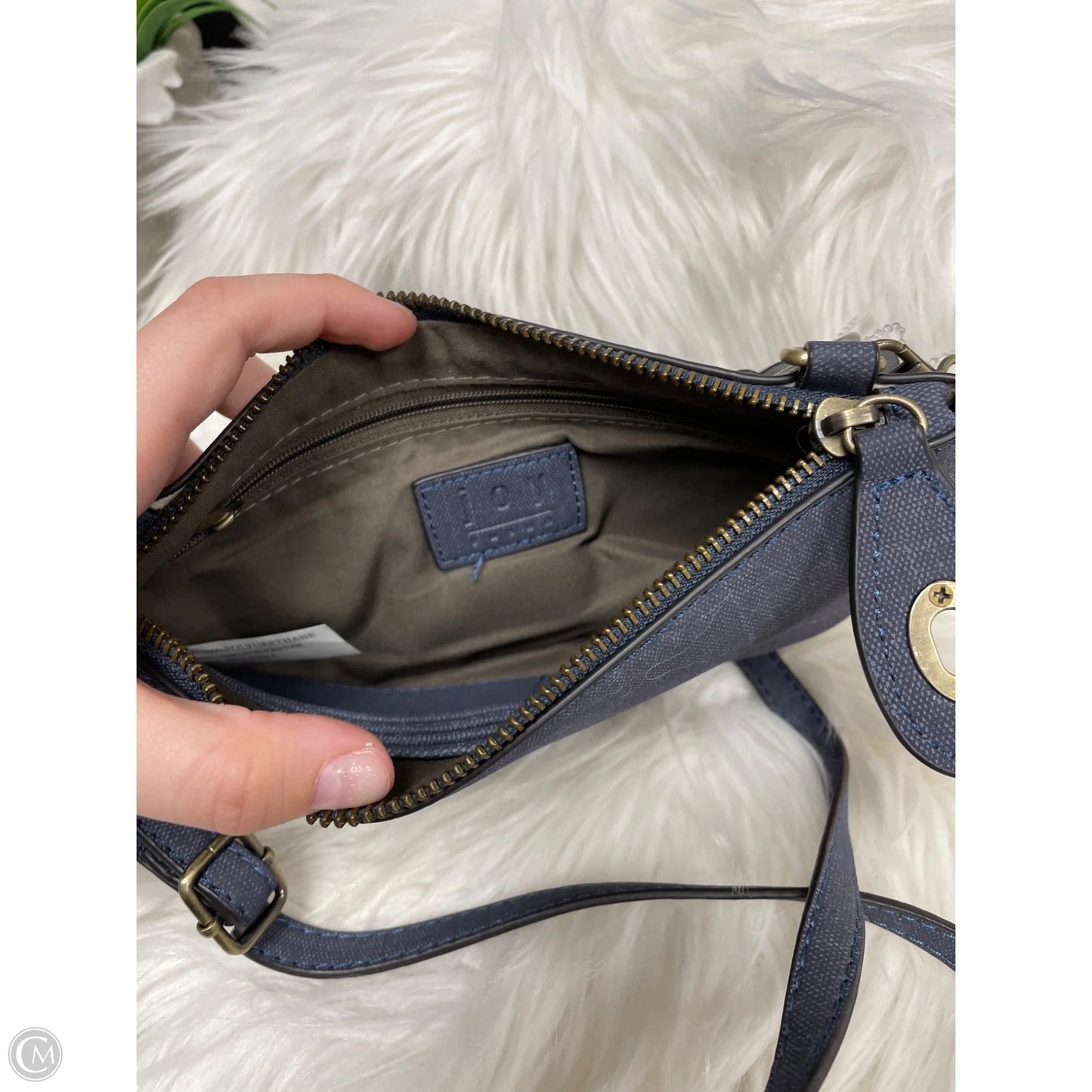 Crossbody By Cme, Size: Small