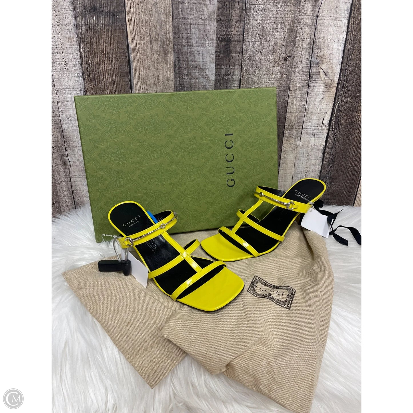 Shoes Luxury Designer By Gucci In Yellow, Size: 8
