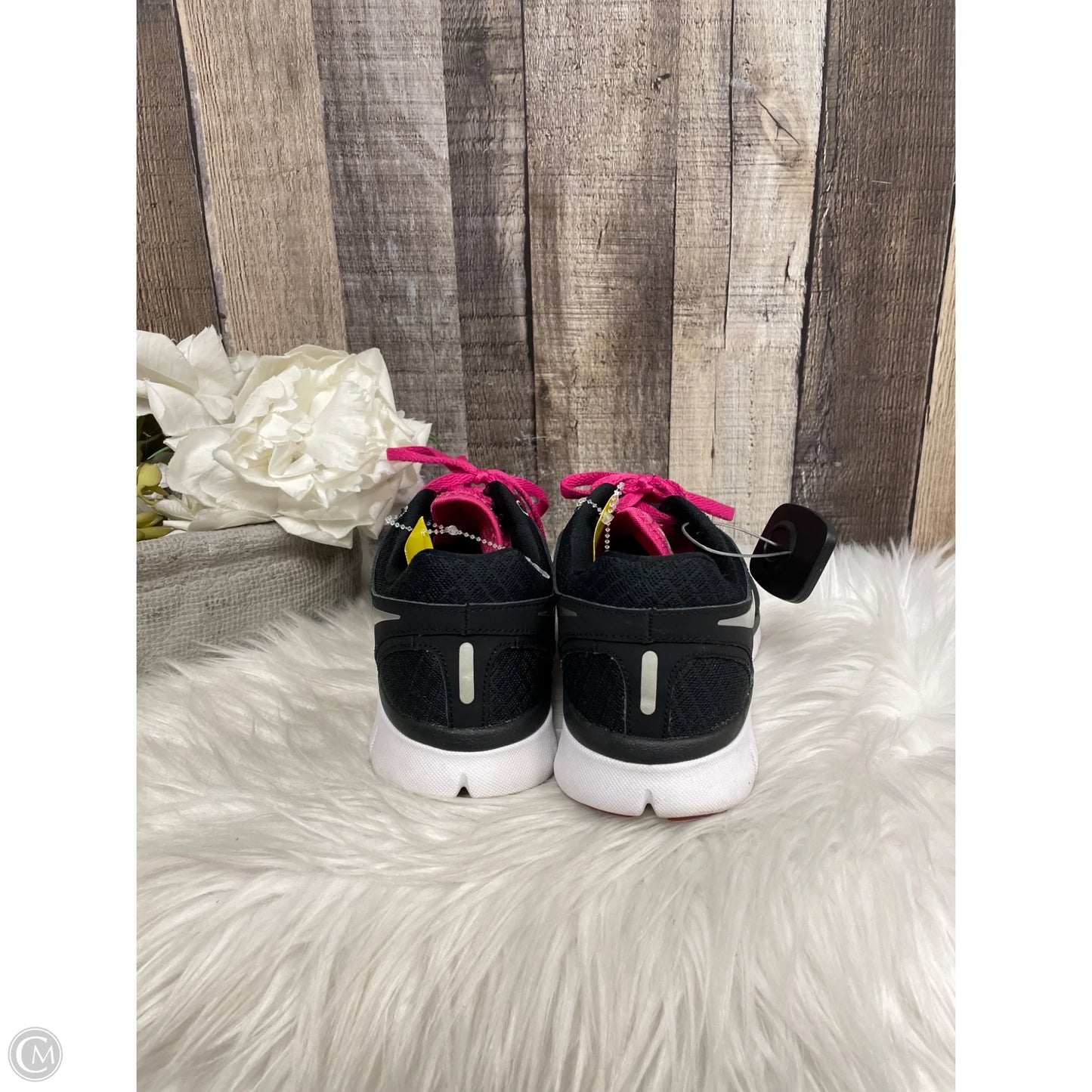 Shoes Athletic By Nike In Black & Pink, Size: 7.5