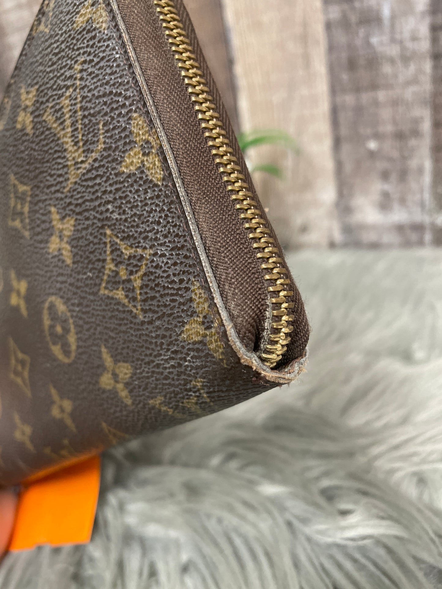 Wallet Luxury Designer By Louis Vuitton Size: Large