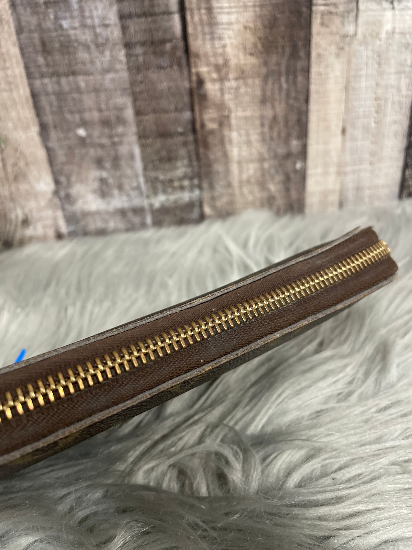Wallet Luxury Designer By Louis Vuitton Size: Large
