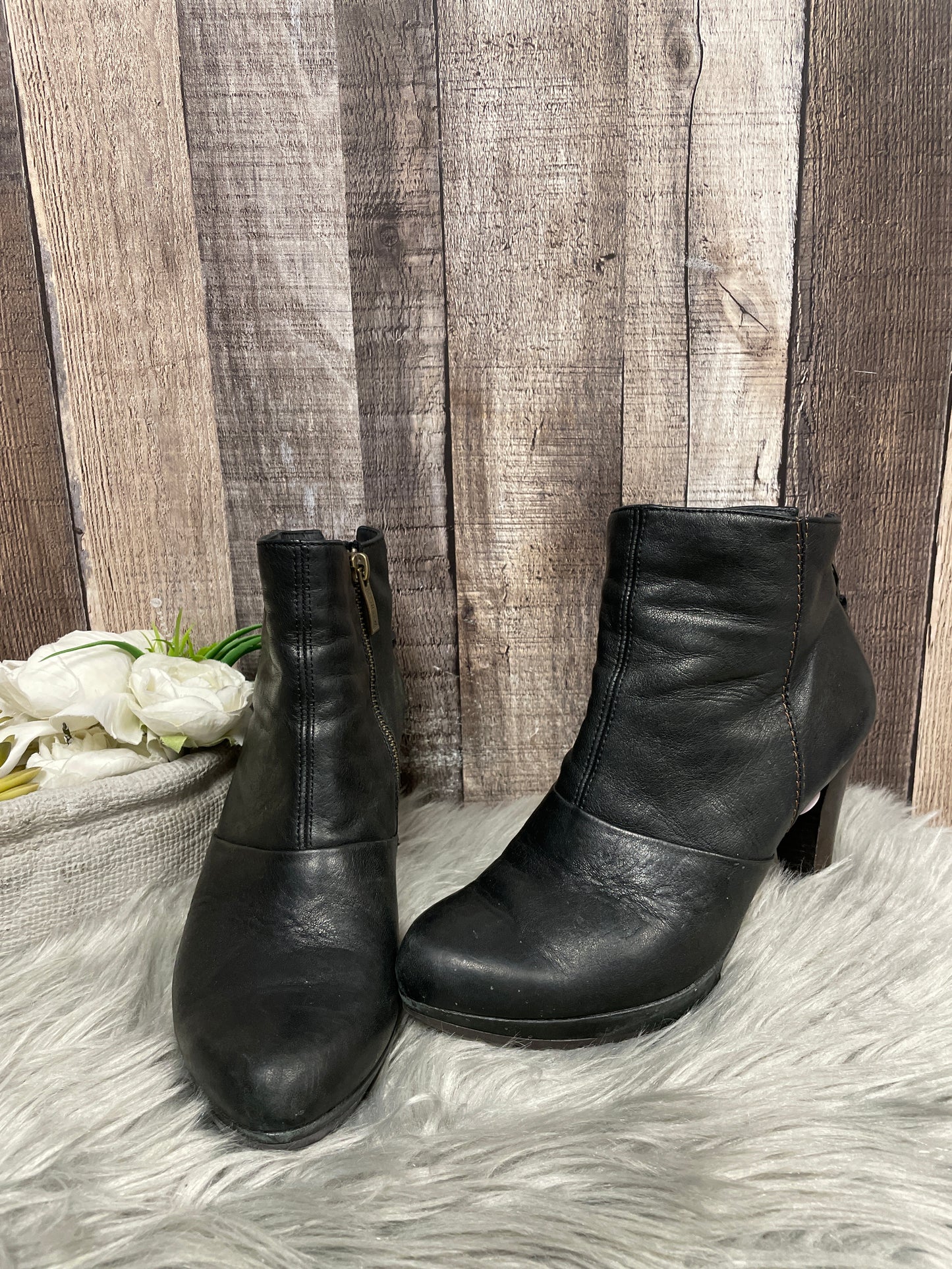 Boots Ankle Heels By Paul Green Size: 7
