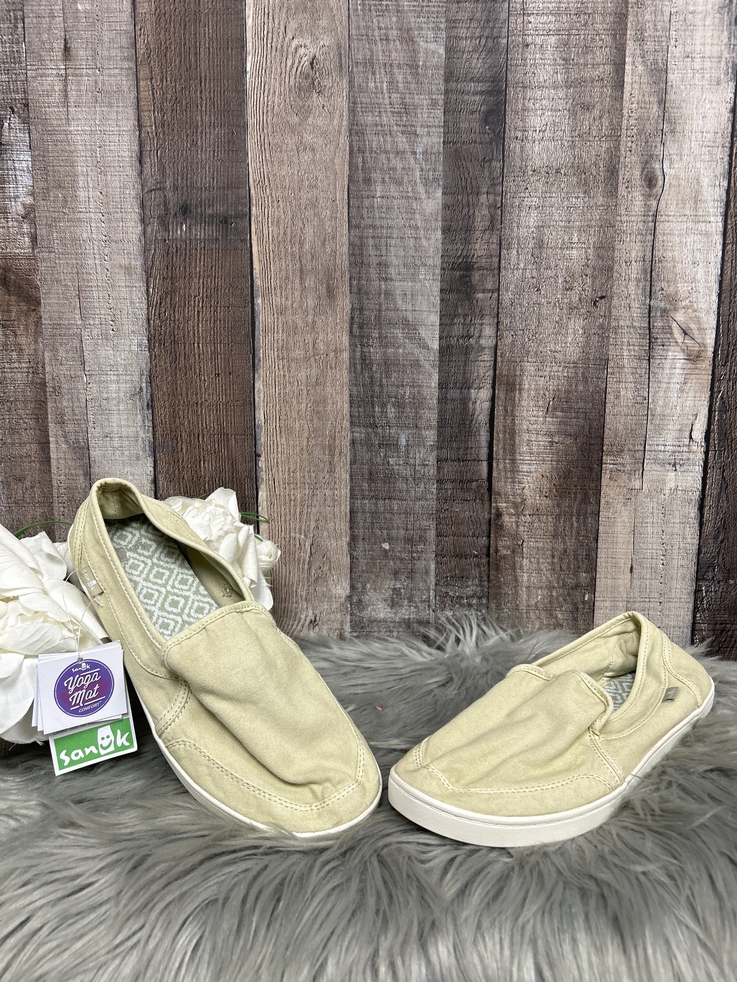 Shoes Flats By Sanuk Size: 8.5