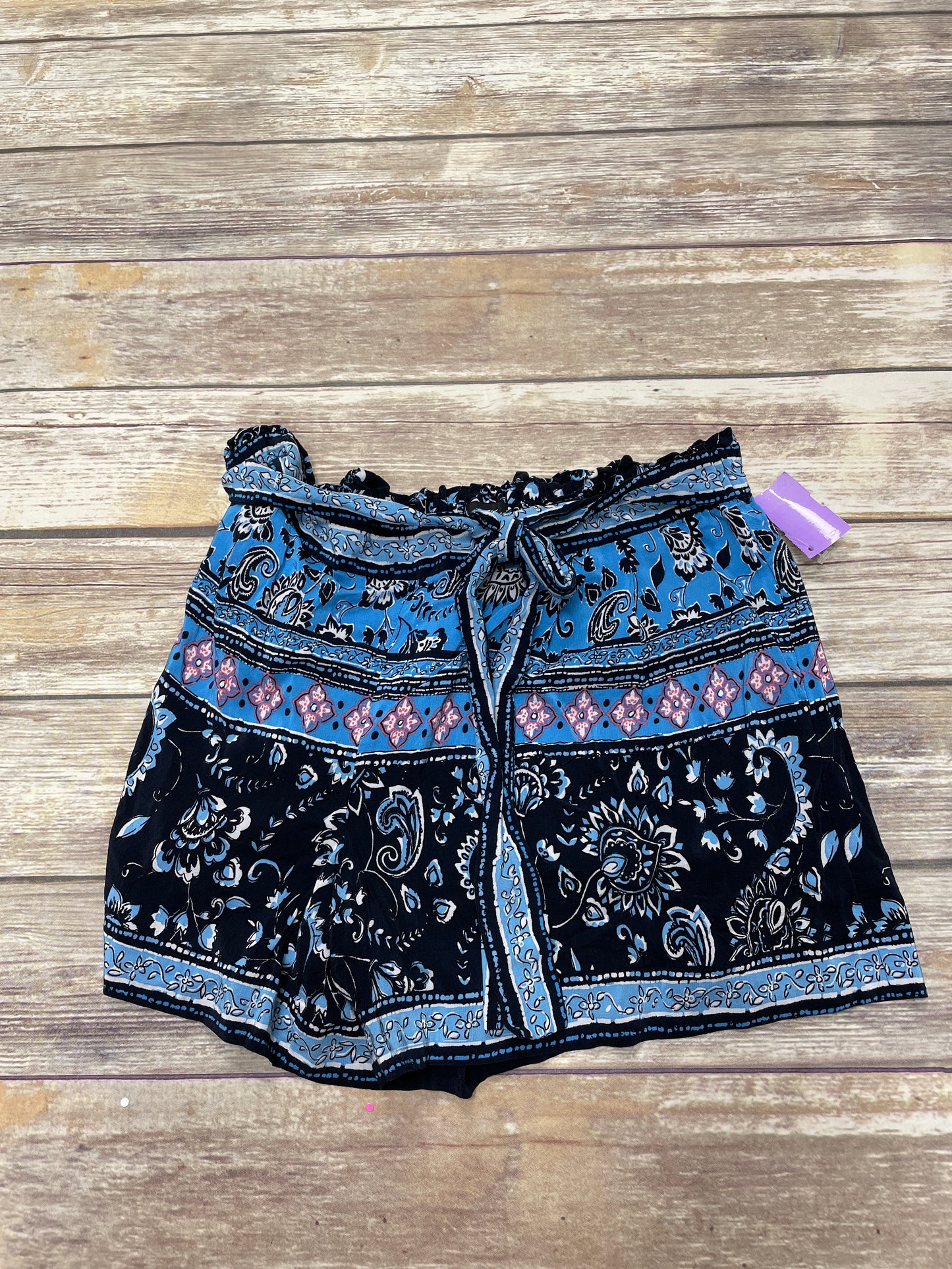 Shorts By Loft Size: M
