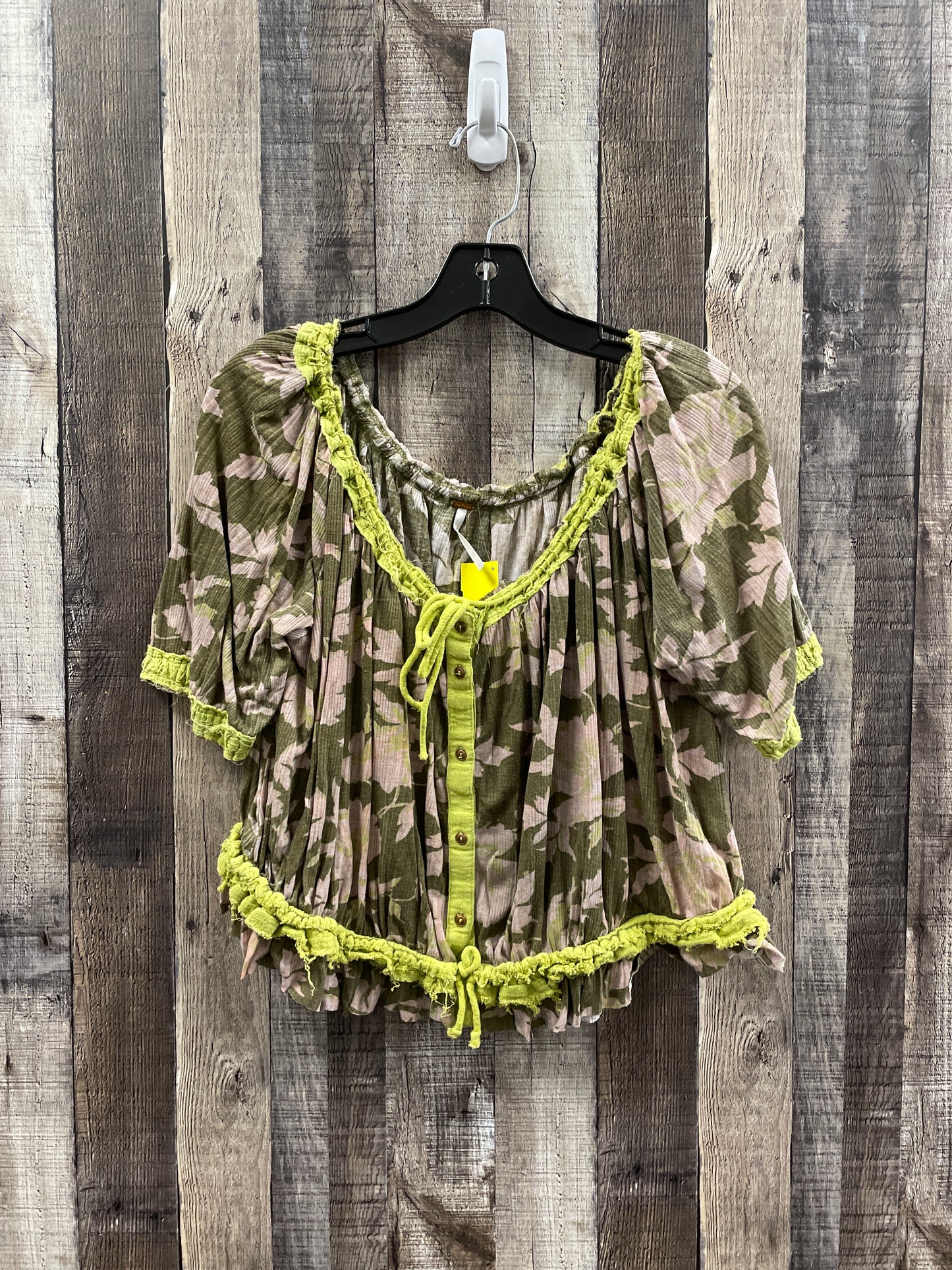 Top Short Sleeve By Free People In Green, Size: M