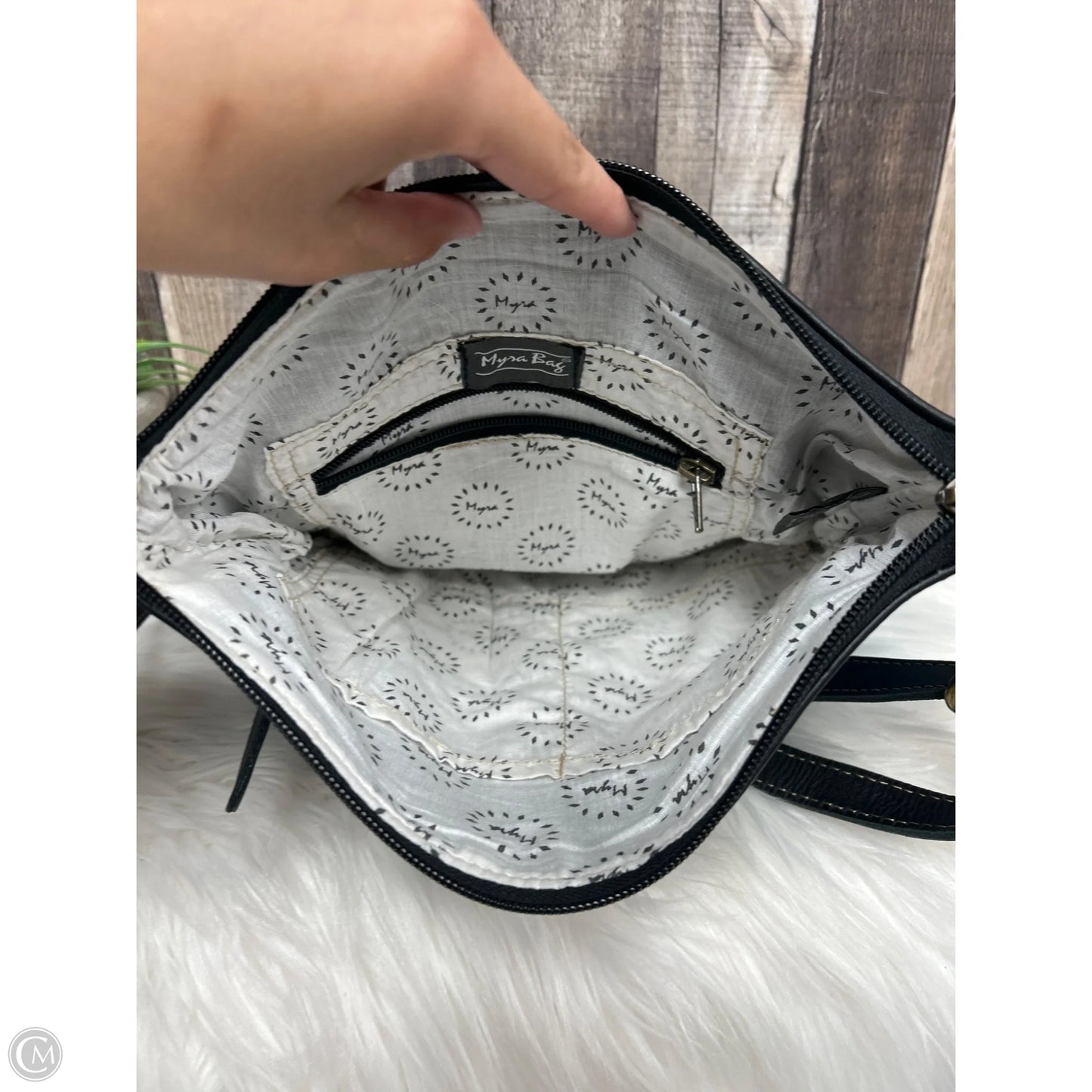 Crossbody By Myra, Size: Medium