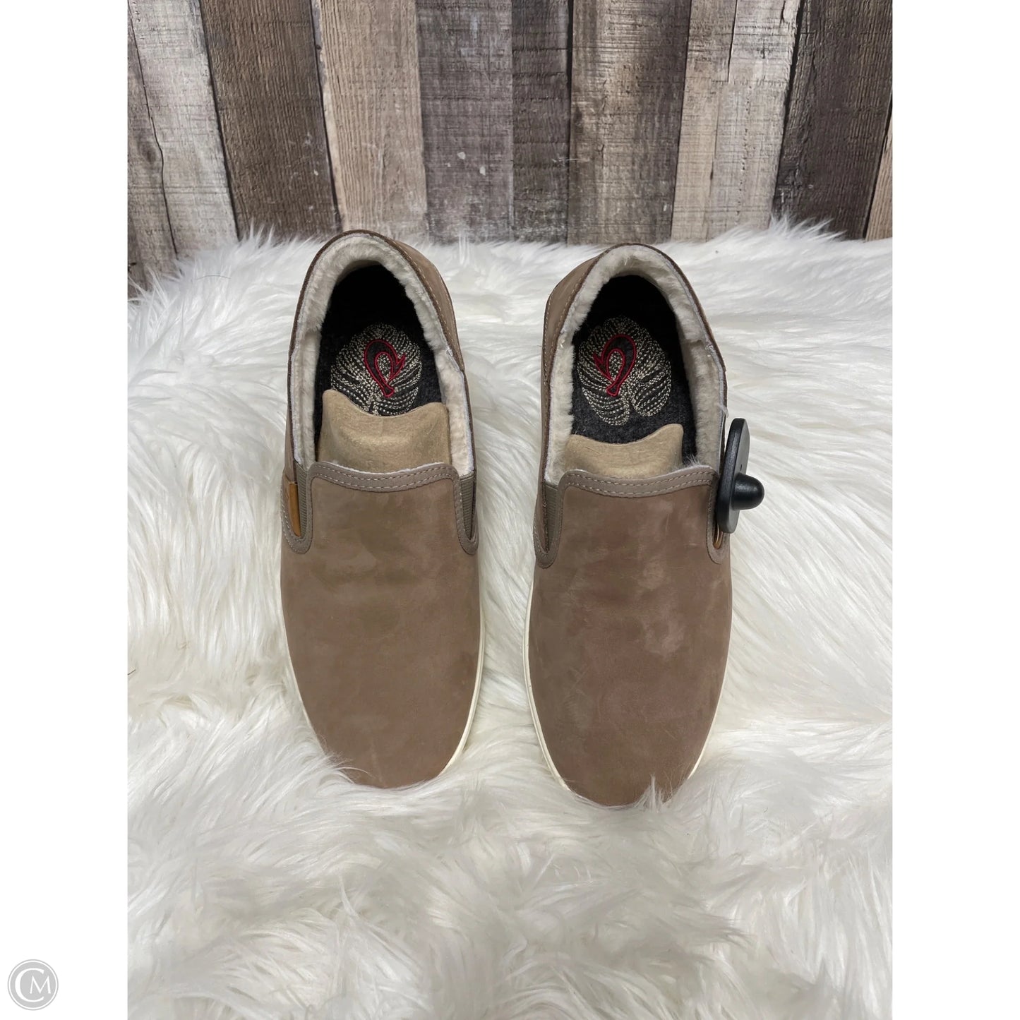 Shoes Flats By Olukai In Tan, Size: 9