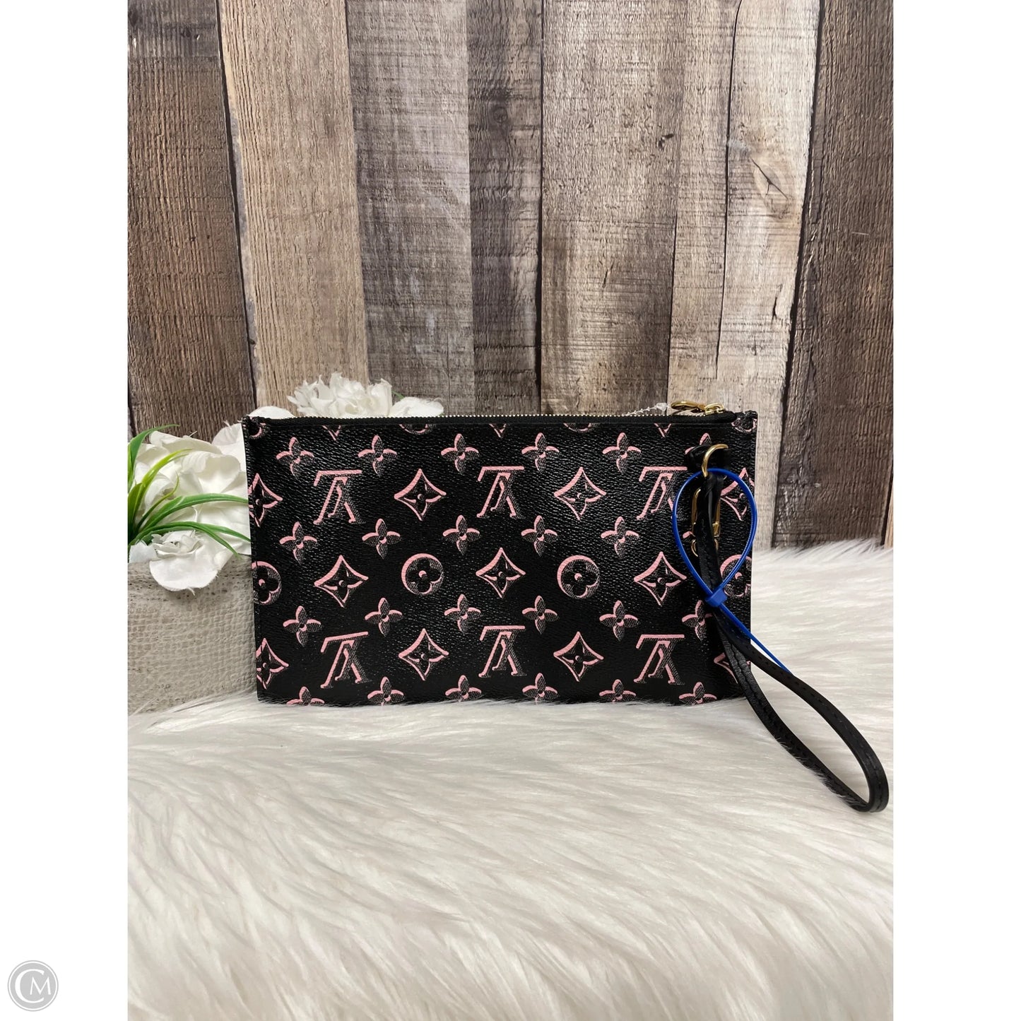 Clutch Luxury Designer By Louis Vuitton, Size: Medium