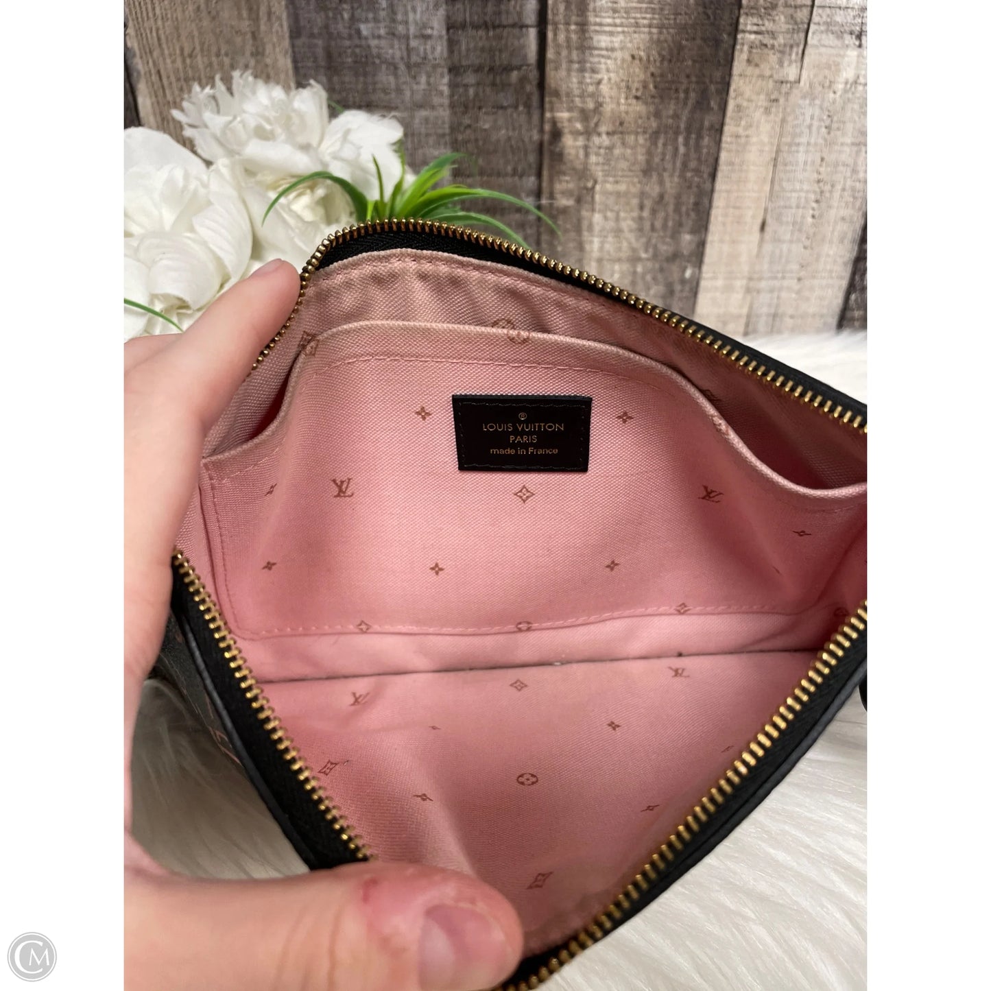 Clutch Luxury Designer By Louis Vuitton, Size: Medium