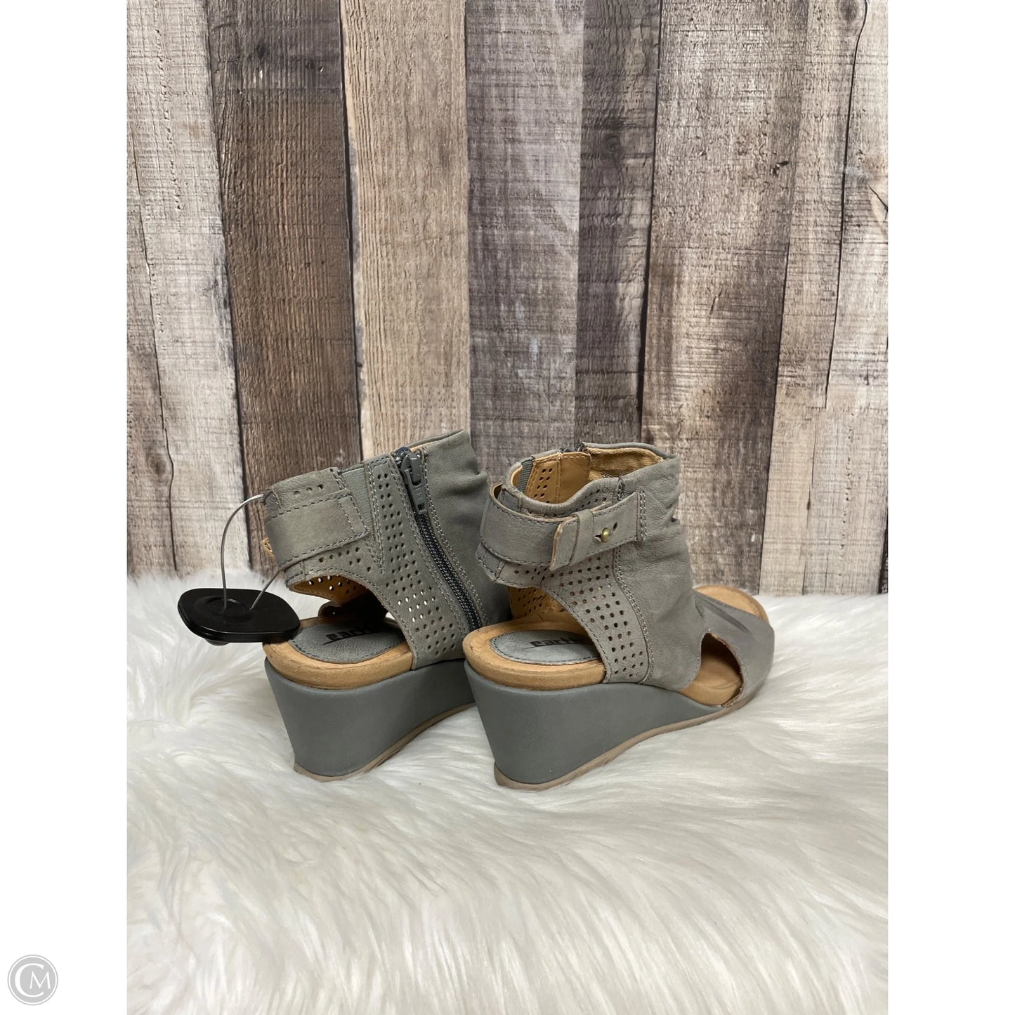 Sandals Heels Wedge By Earth In Taupe, Size: 6.5
