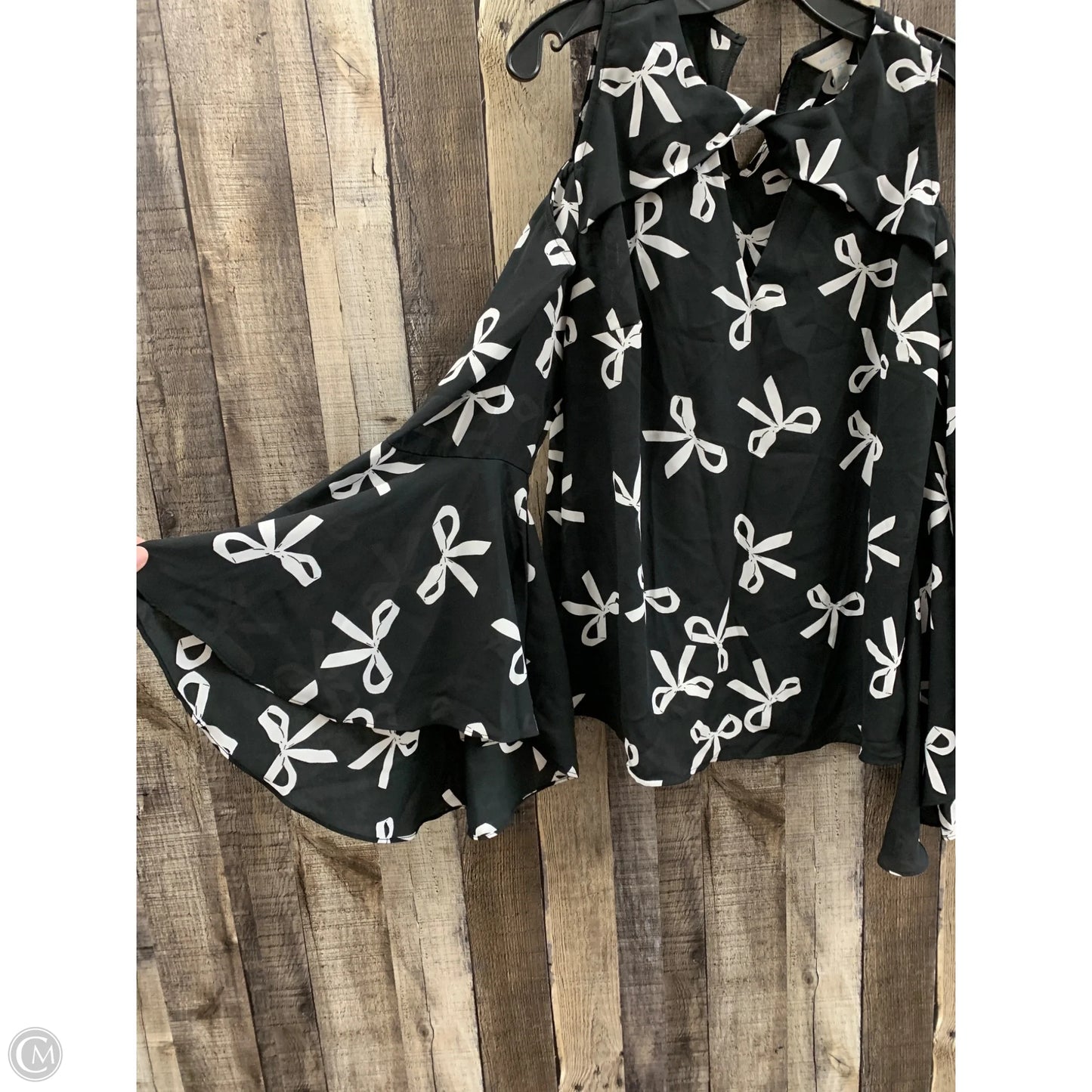 Top Long Sleeve By Belle + Sky In Black & White, Size: M