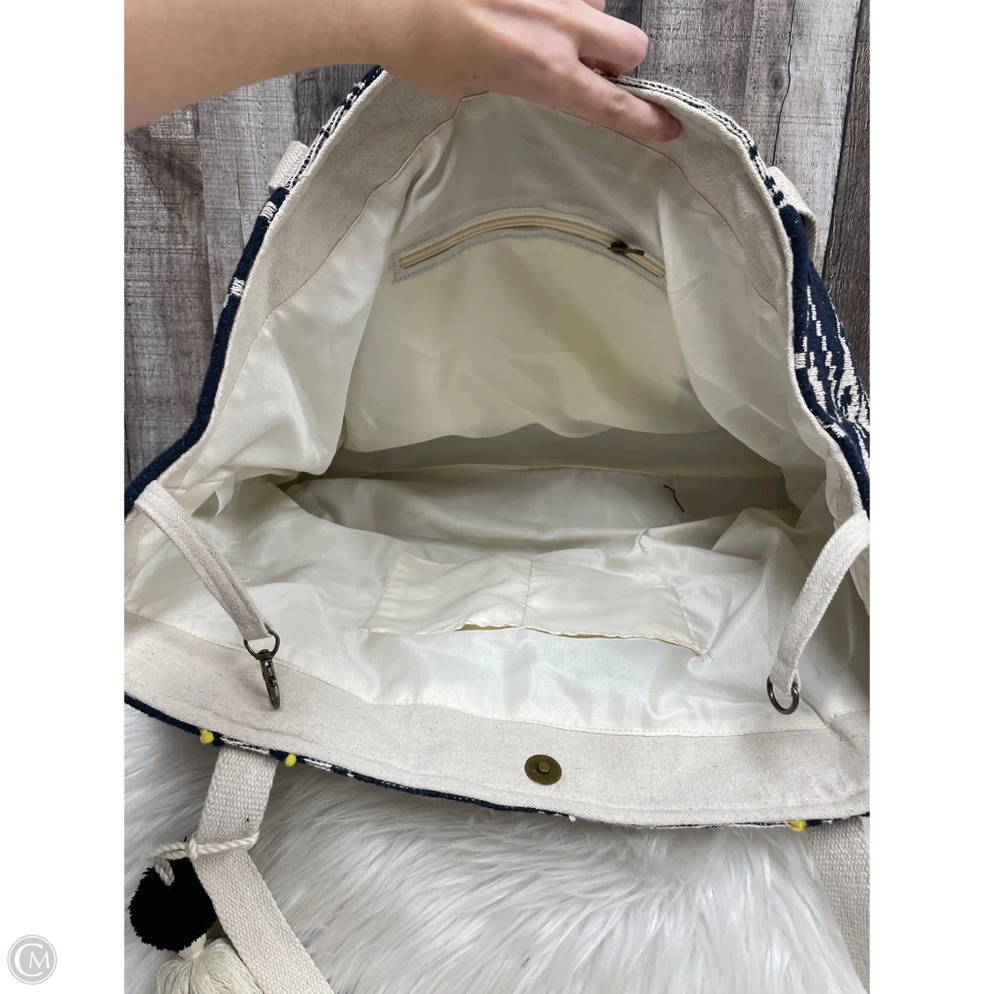 Tote By Cmf, Size: Large
