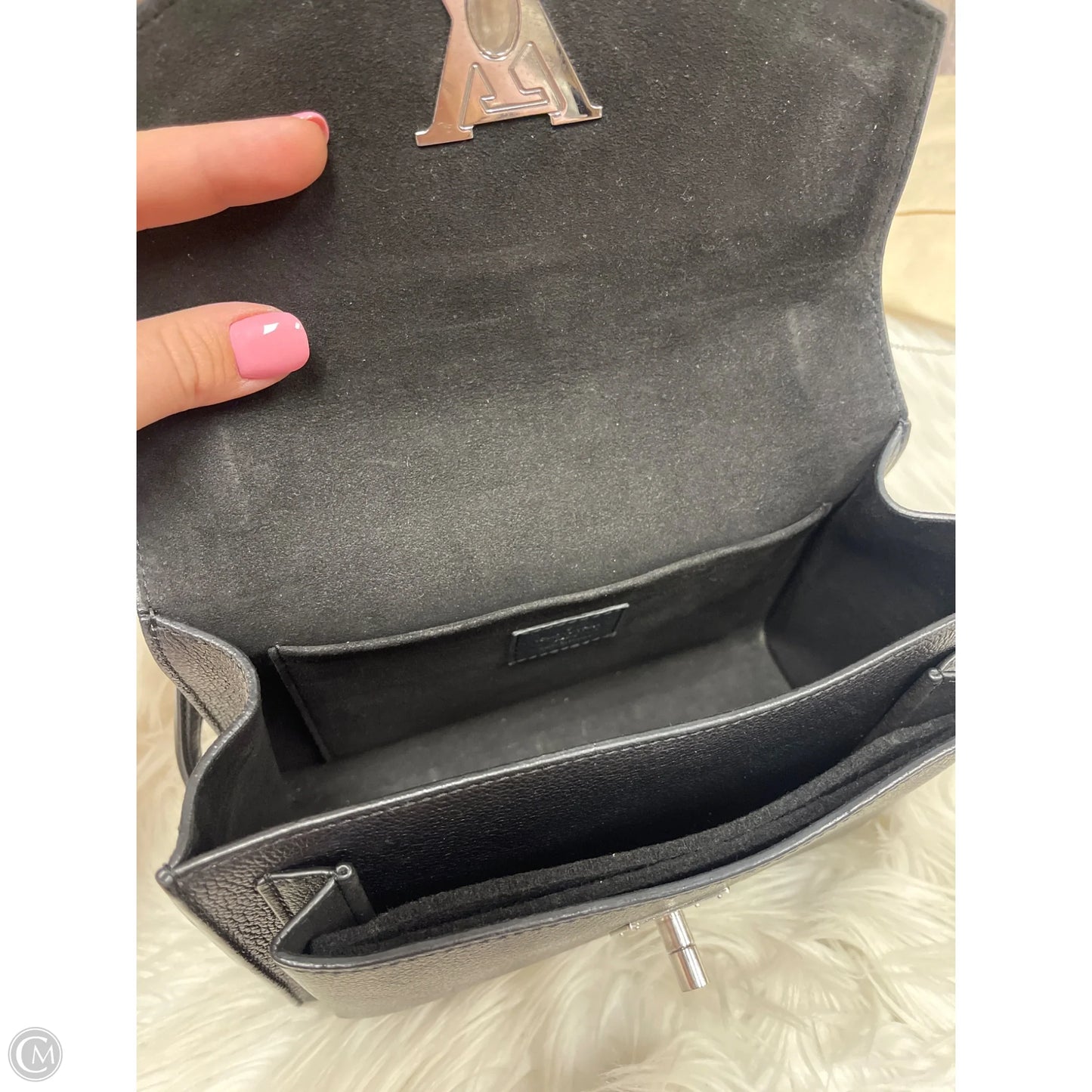 Handbag Luxury Designer By Louis Vuitton, Size: Medium