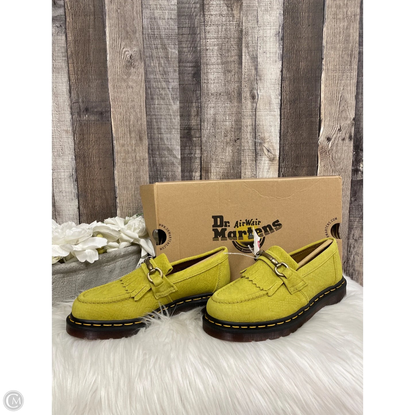 Shoes Flats By Dr Martens In Green, Size: 7
