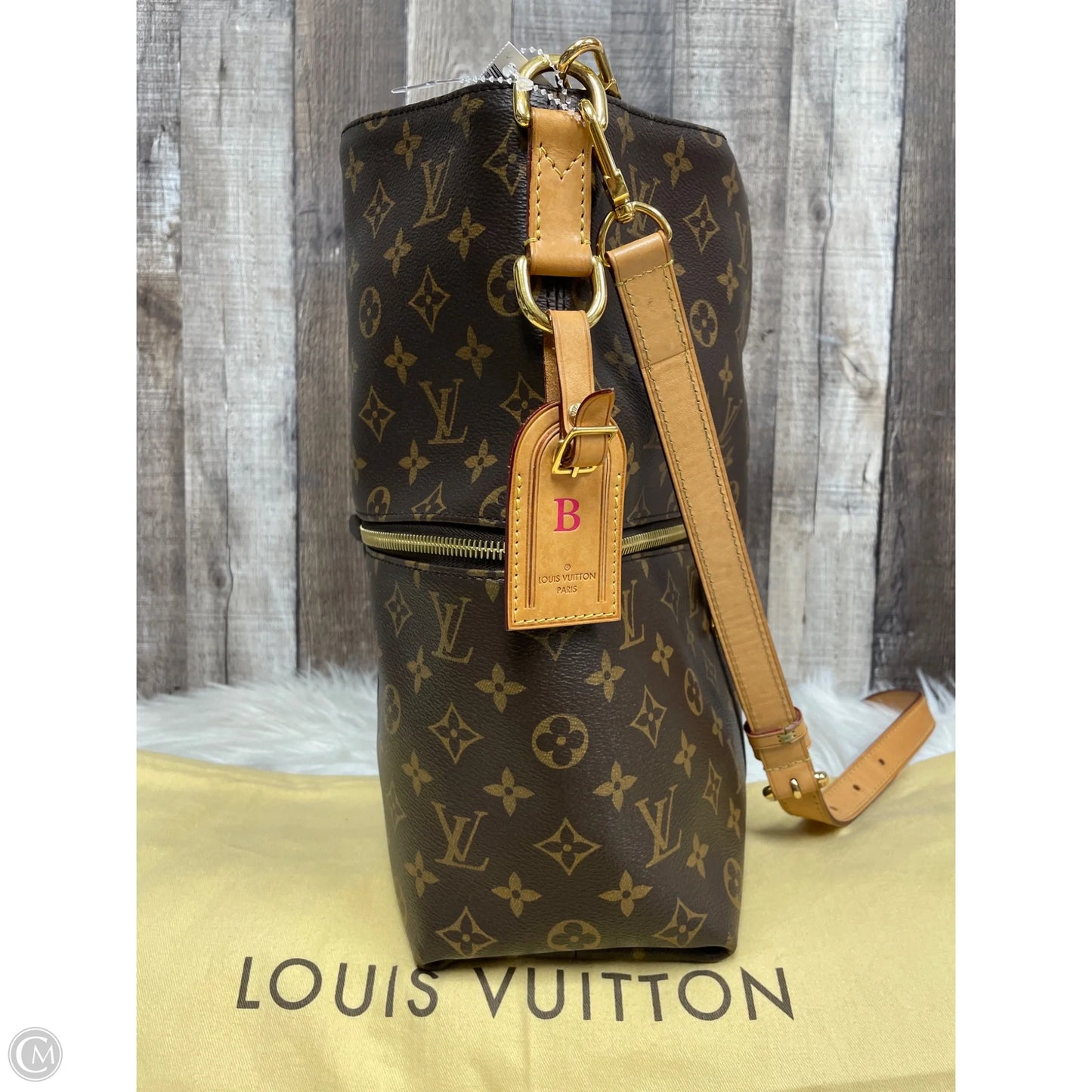 Handbag Luxury Designer By Louis Vuitton, Size: Large