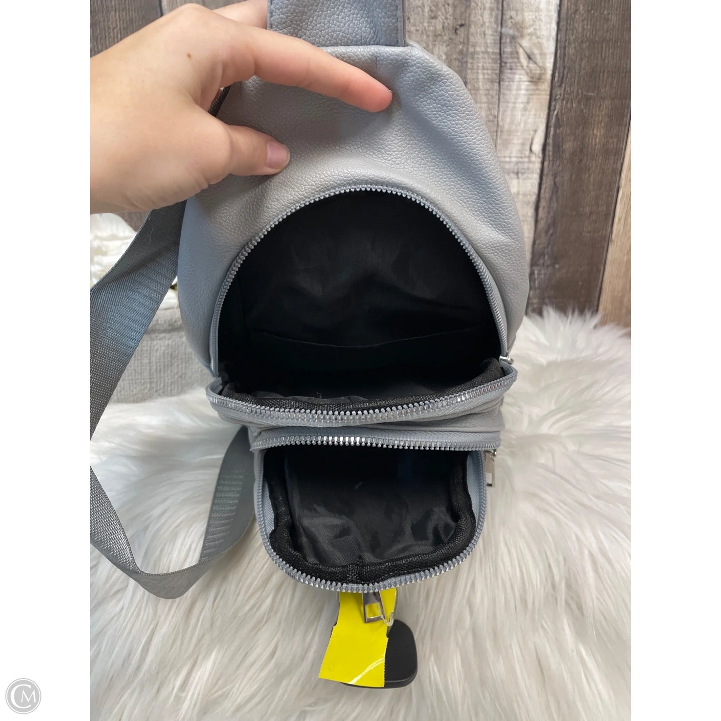 Crossbody By Cmf, Size: Medium