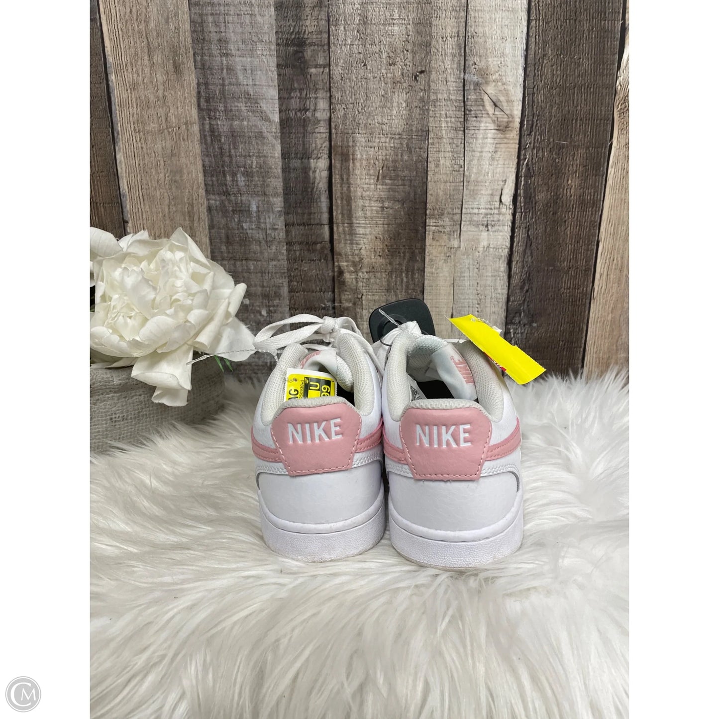 Shoes Athletic By Nike In White, Size: 7