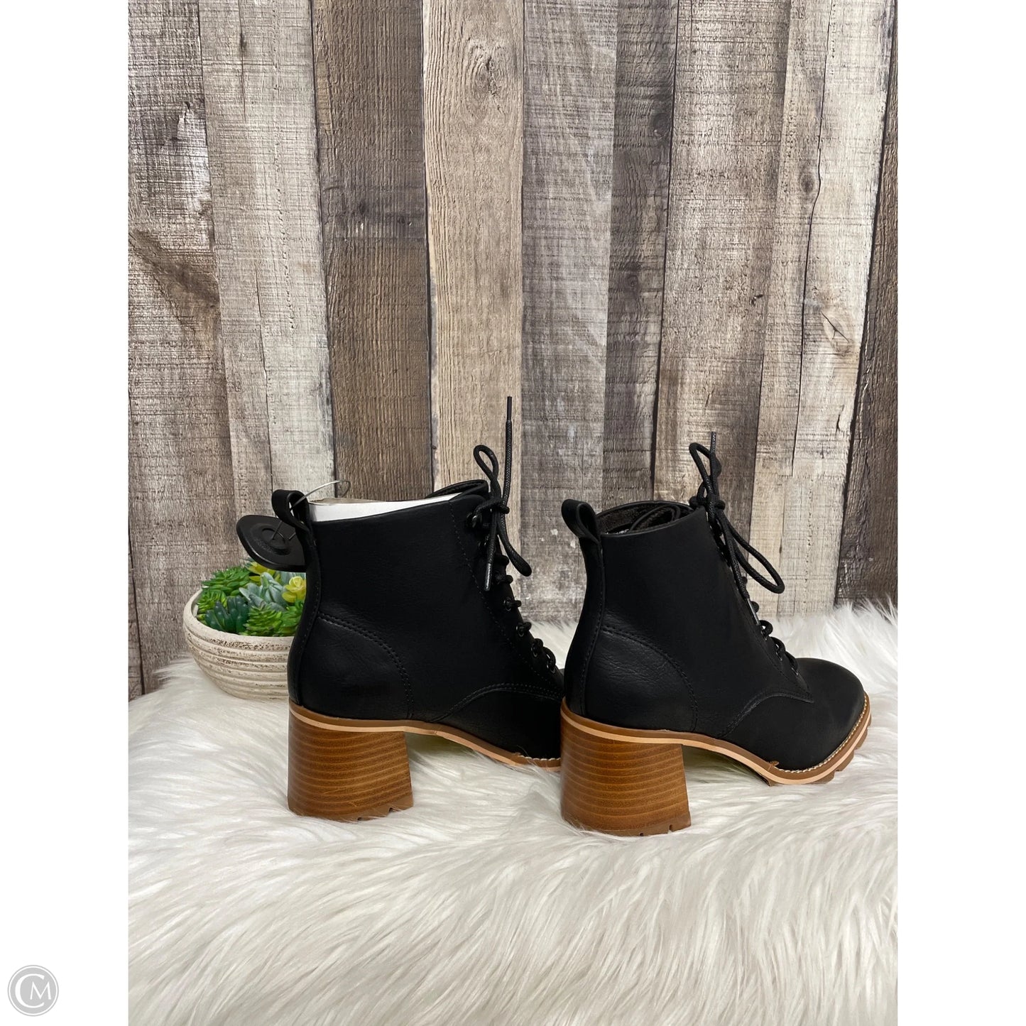 Boots Ankle Heels By Korks In Black, Size: 6