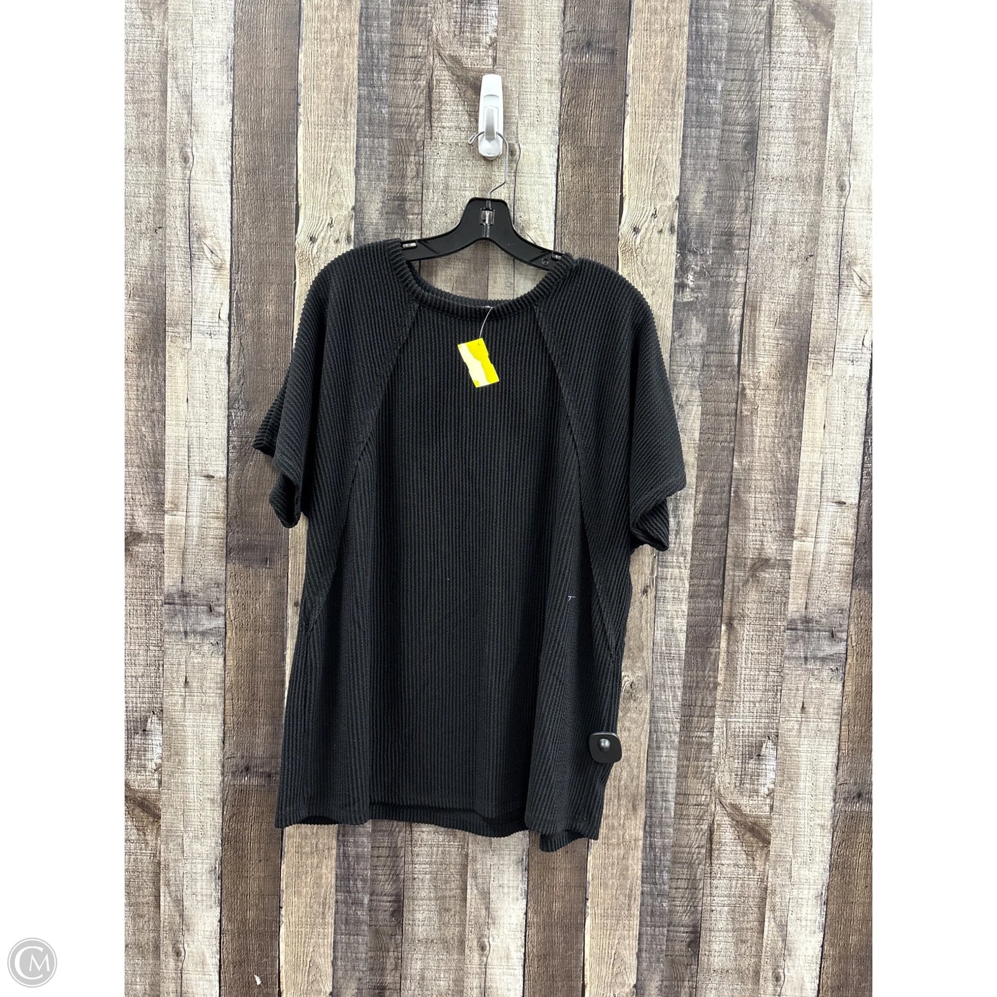 Top Short Sleeve By Heimish Usa In Black, Size: 1x