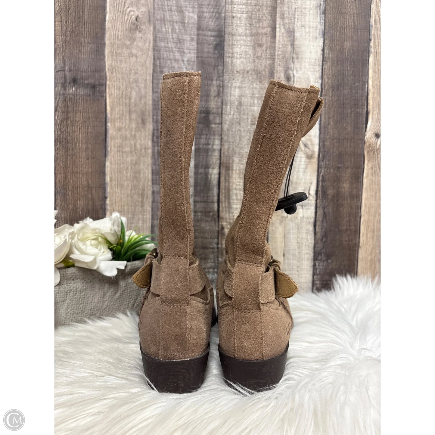 Boots Designer By Ugg In Tan, Size: 9