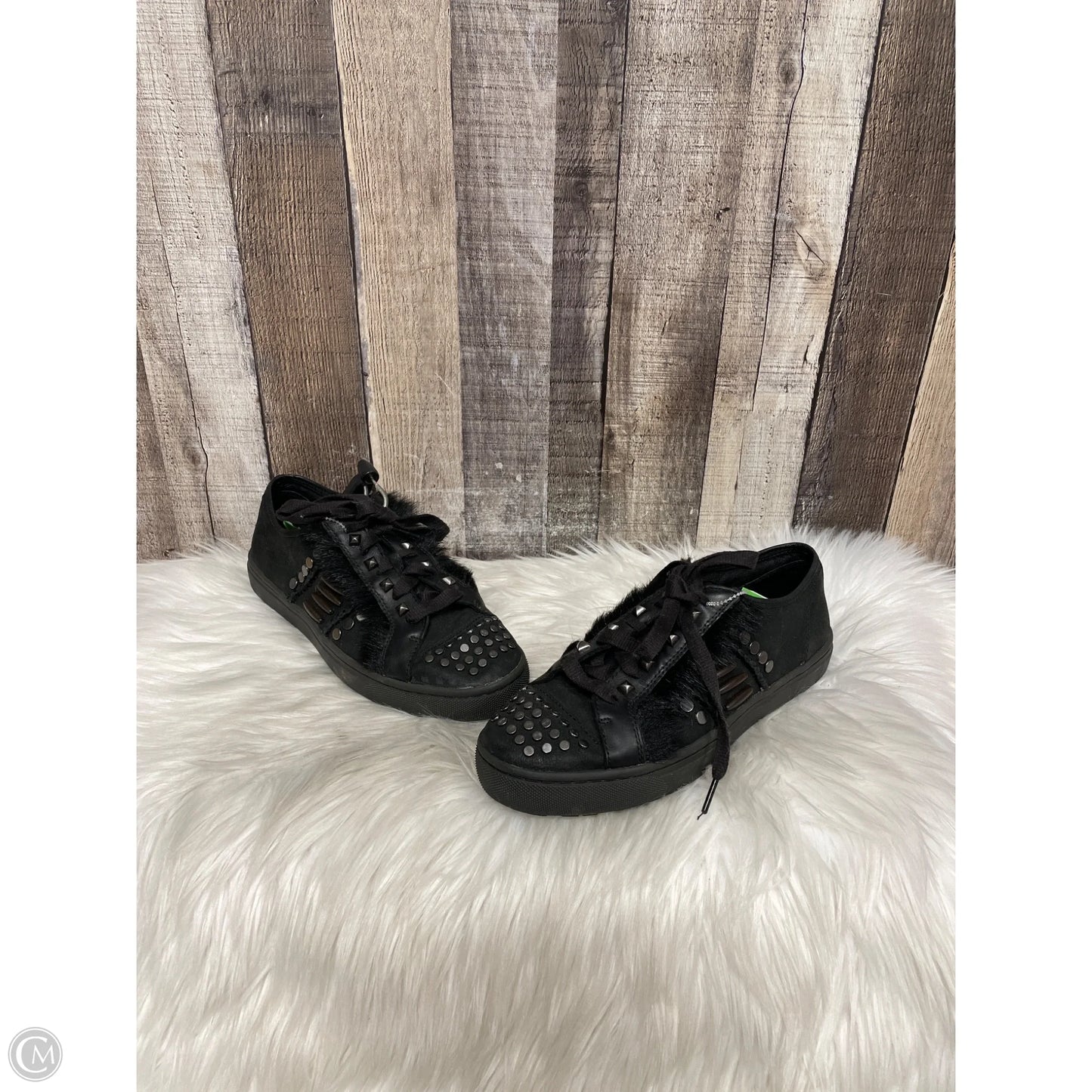 Shoes Designer By Ugg In Black, Size: 9