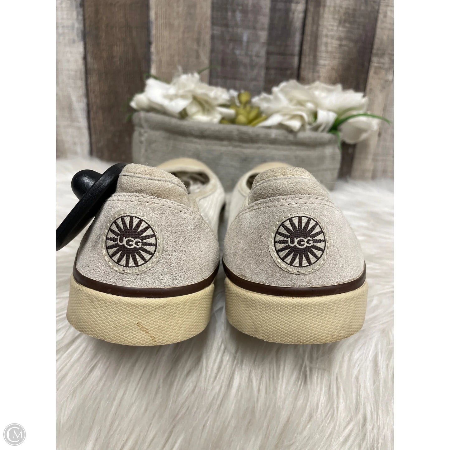 Shoes Designer By Ugg In Beige, Size: 7