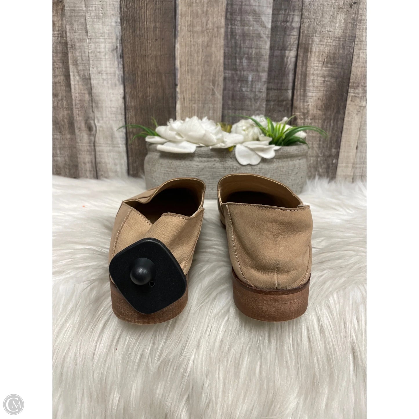 Shoes Flats By Diba In Beige, Size: 7.5