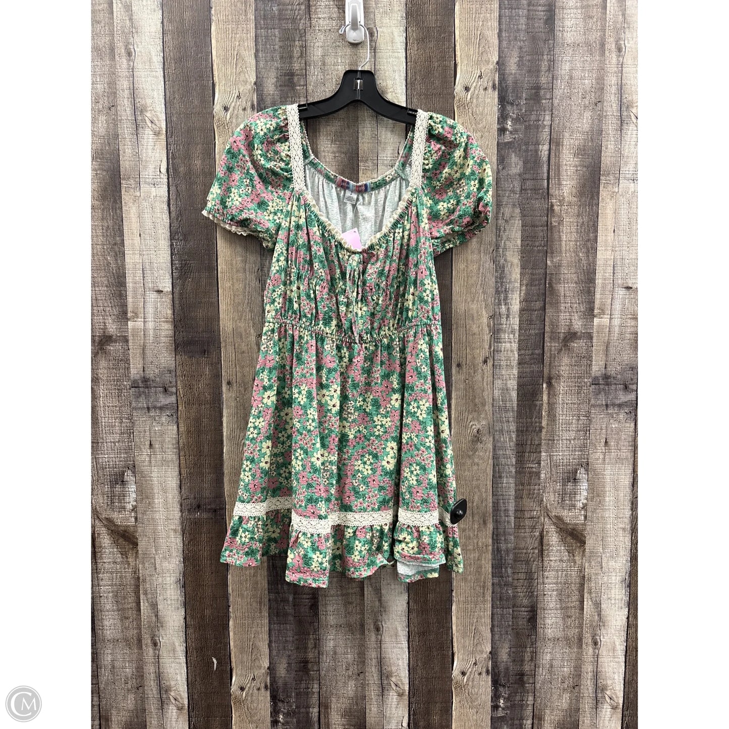 Dress Casual Short By Urban Outfitters In Floral Print, Size: S