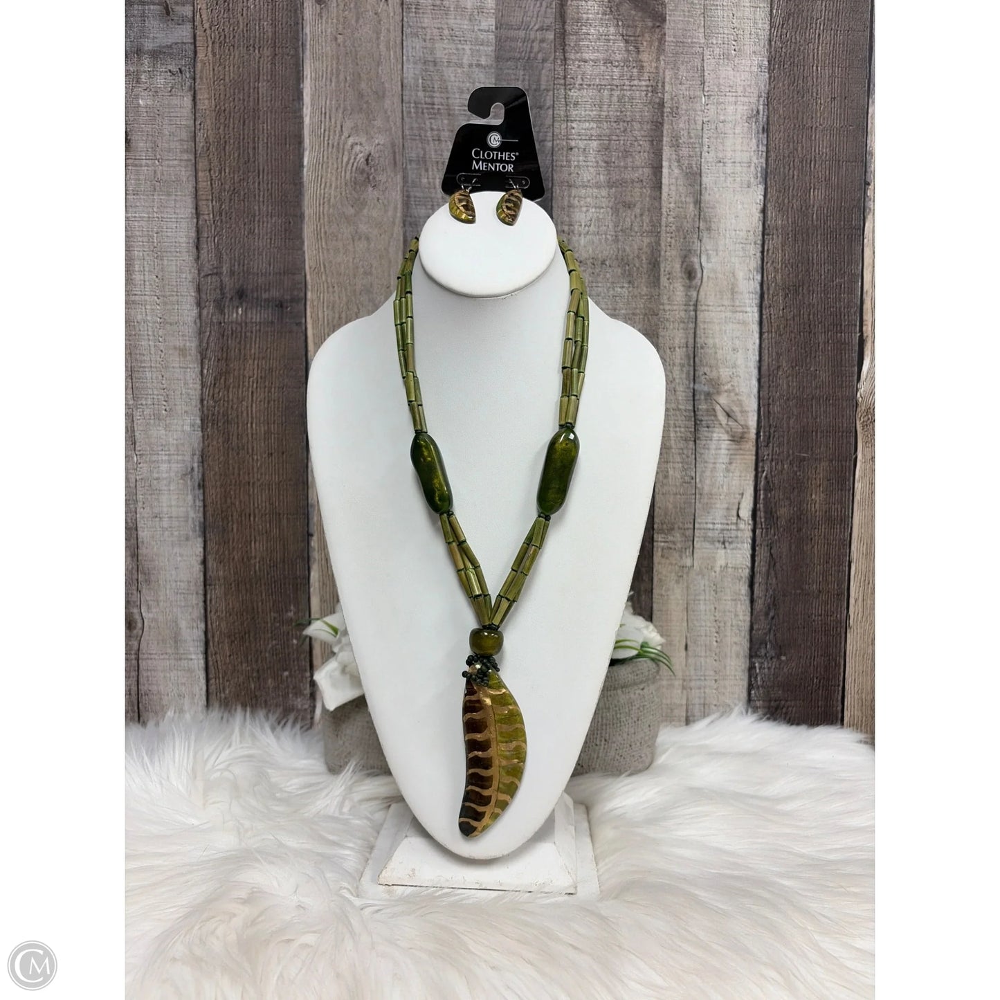 Necklace Pendant By Cmf, Size: 02 Piece Set