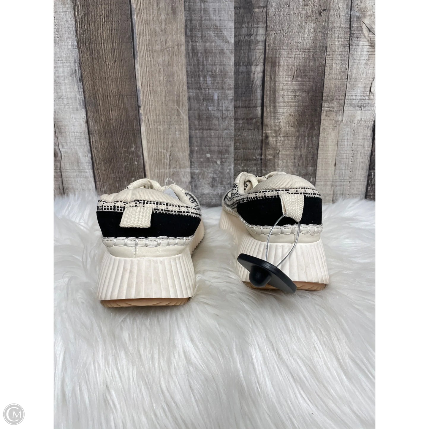 Shoes Sneakers By Dolce Vita In Beige, Size: 7
