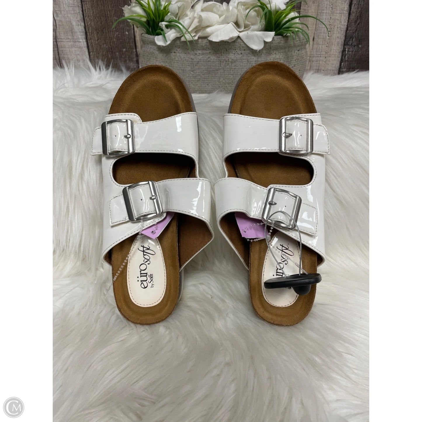 Sandals Flats By Sofft In White, Size: 7