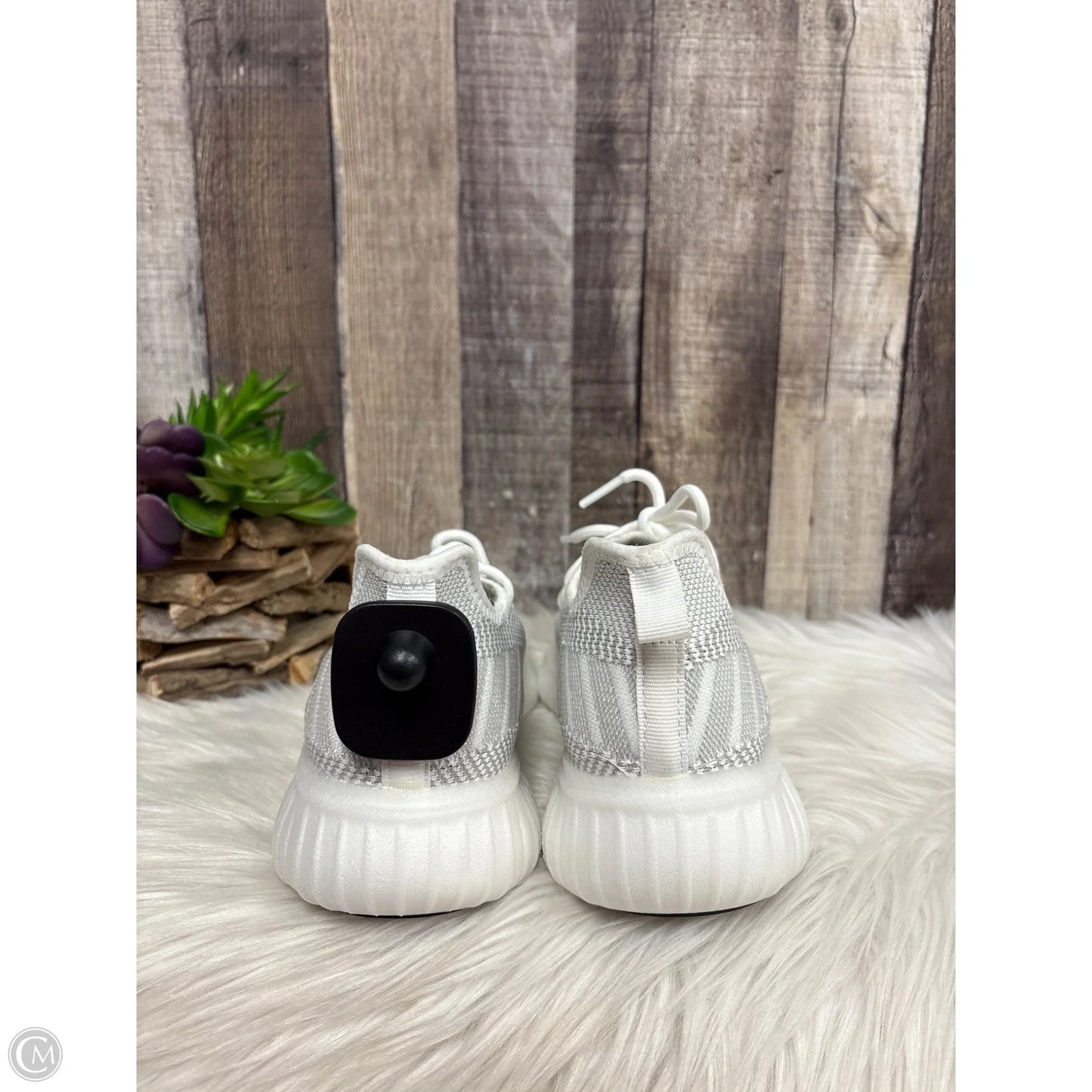 Shoes Athletic By Avia In Grey & White, Size: 8