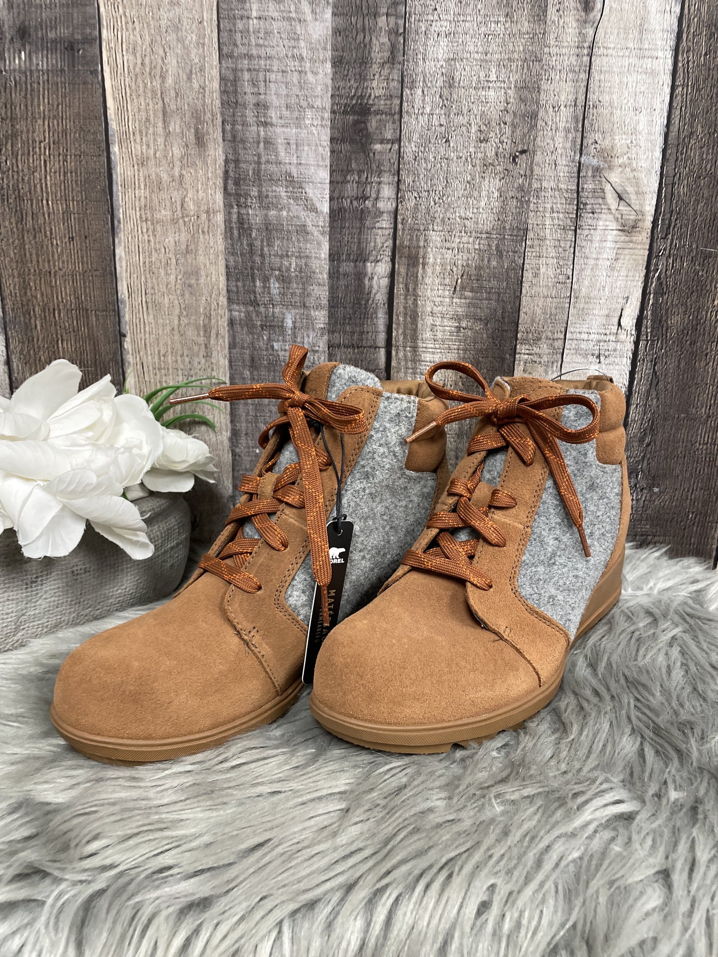Boots Ankle Heels By Sorel Size: 9.5