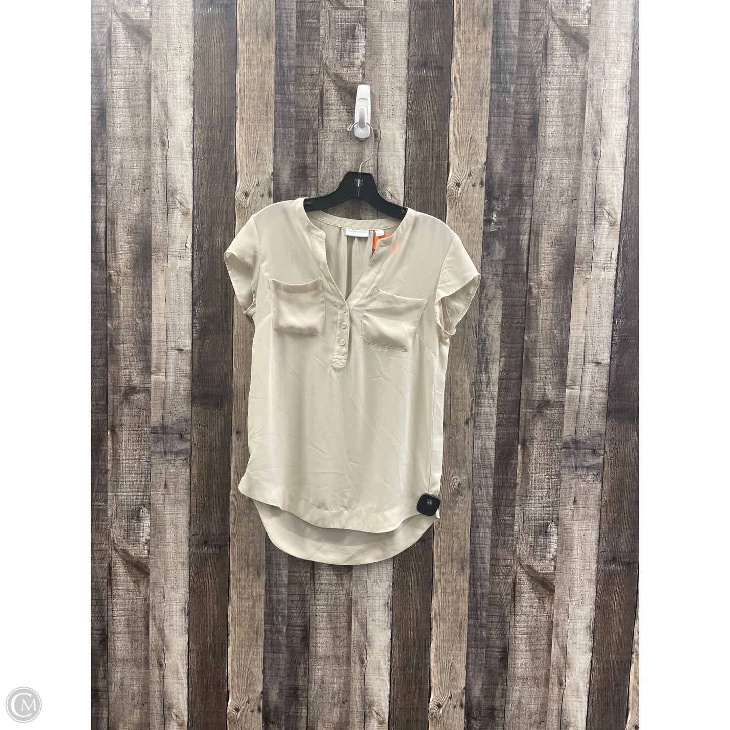 Top Short Sleeve Basic By New York And Co In Cream, Size: Xs